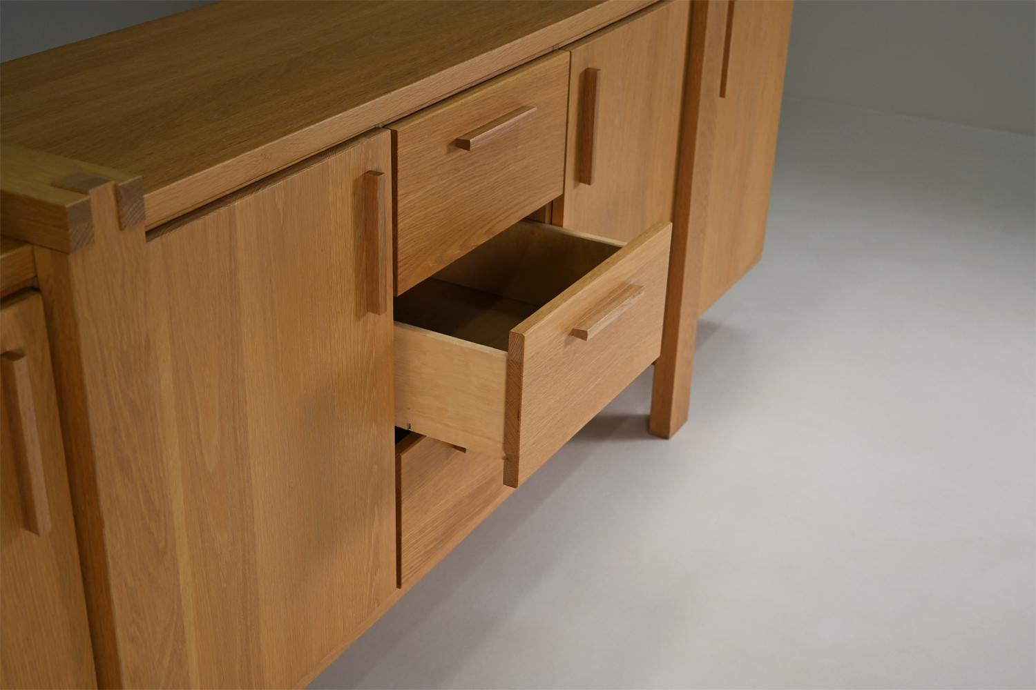Large brustalist oak sideboard, Belgium. For Sale 2