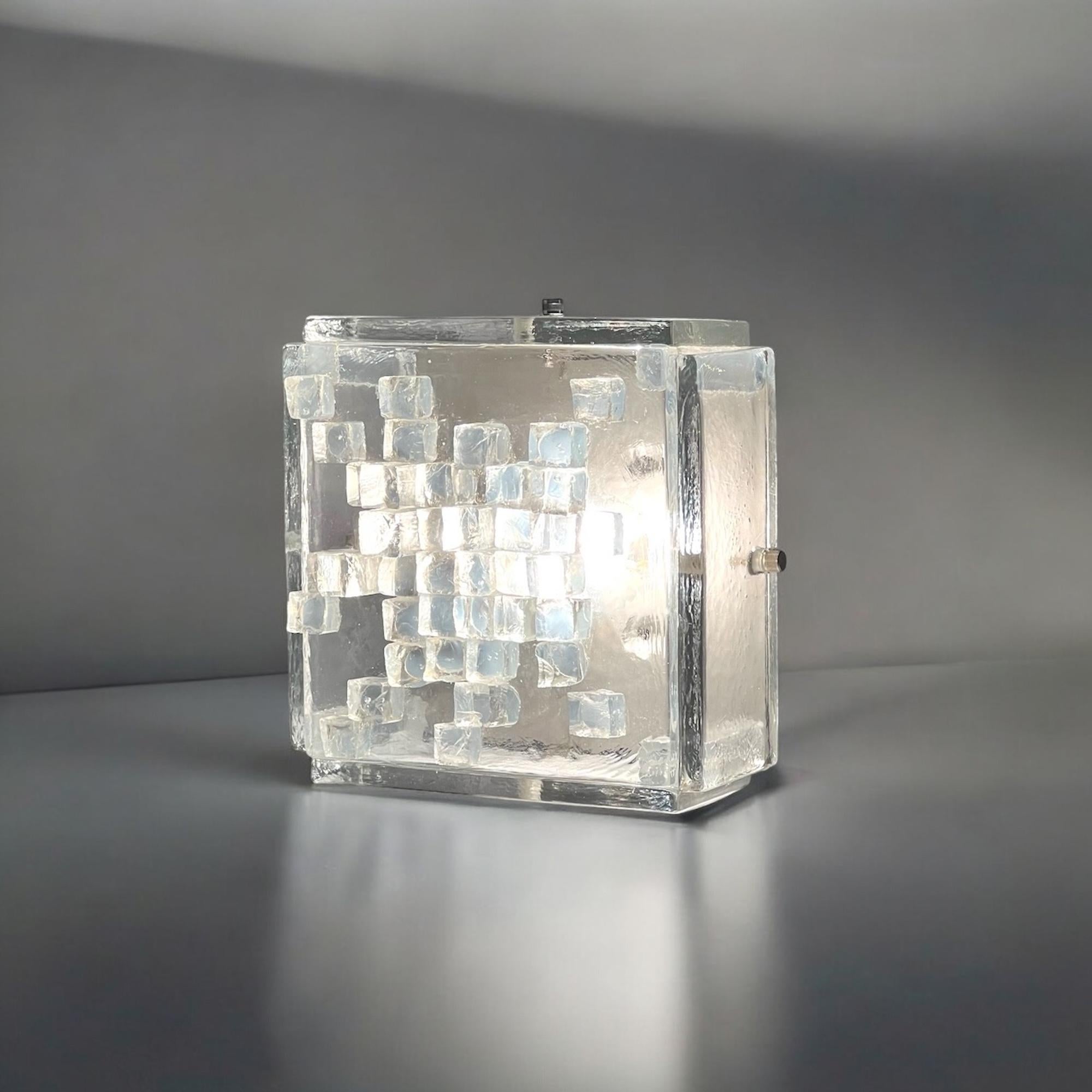 Grande lampe brutaliste des années 70 en verre épais de Poliarte, fabriquée à la main, neuve et ancienne en vente 3