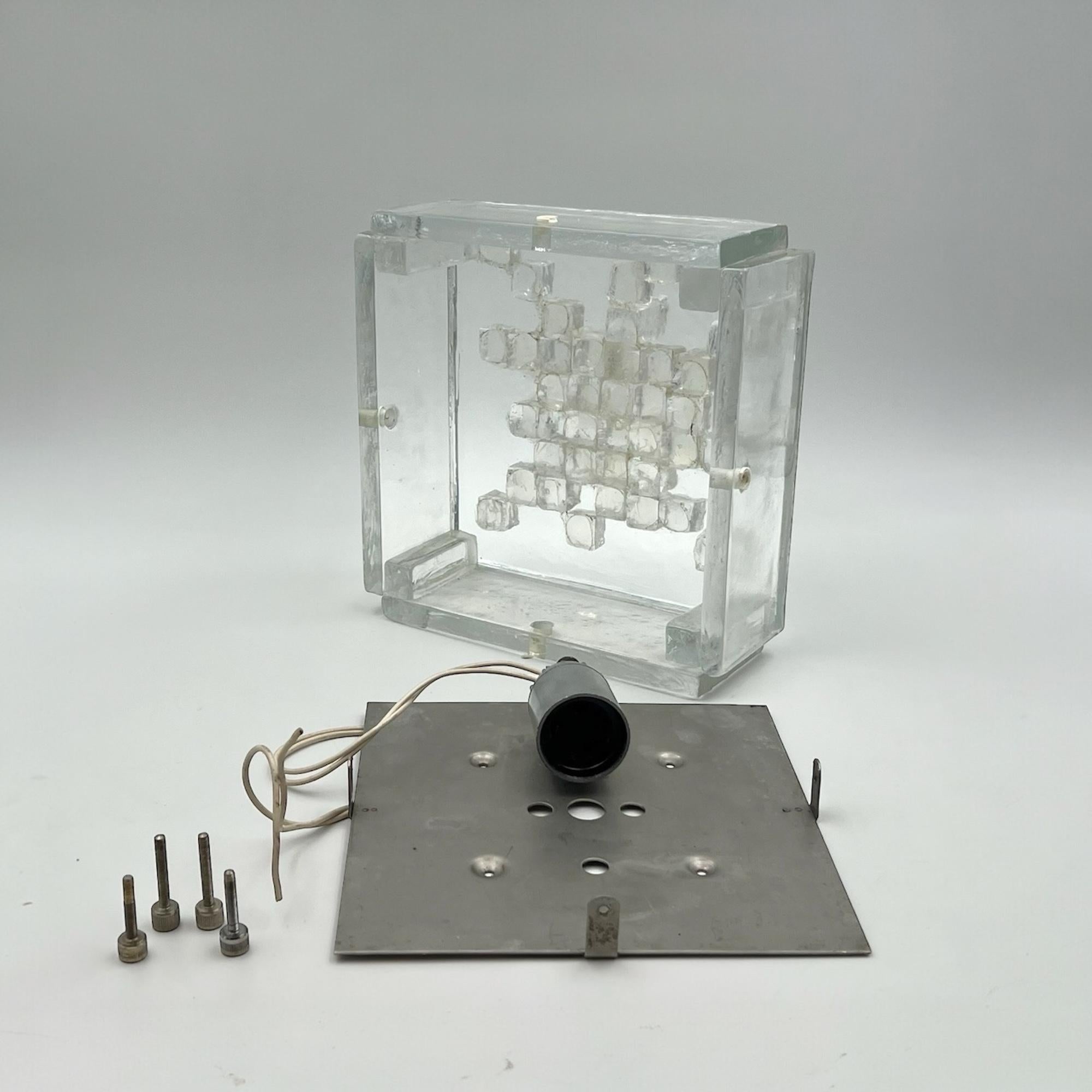 Grande lampe brutaliste des années 70 en verre épais de Poliarte, fabriquée à la main, neuve et ancienne en vente 4