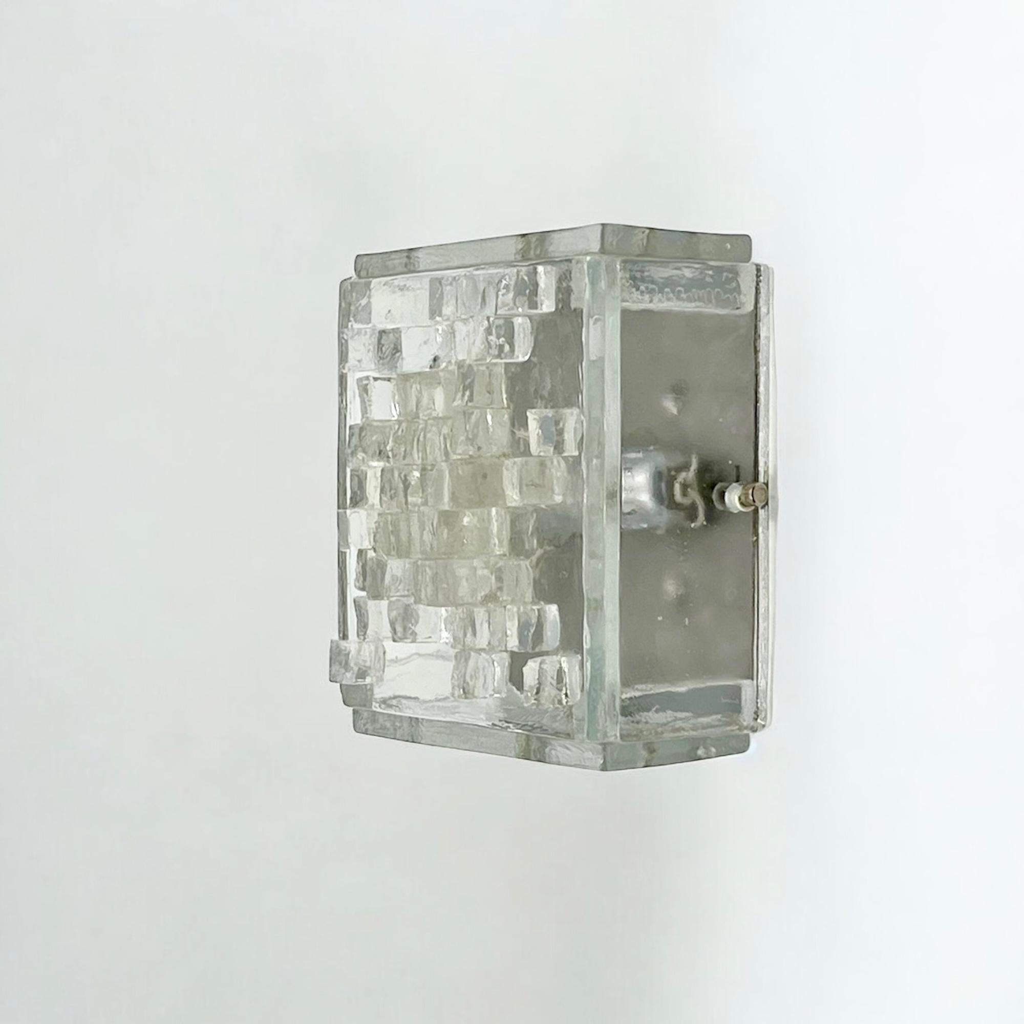 Italian Grande lampe brutaliste des années 70 en verre épais de Poliarte, fabriquée à la main, neuve et ancienne en vente
