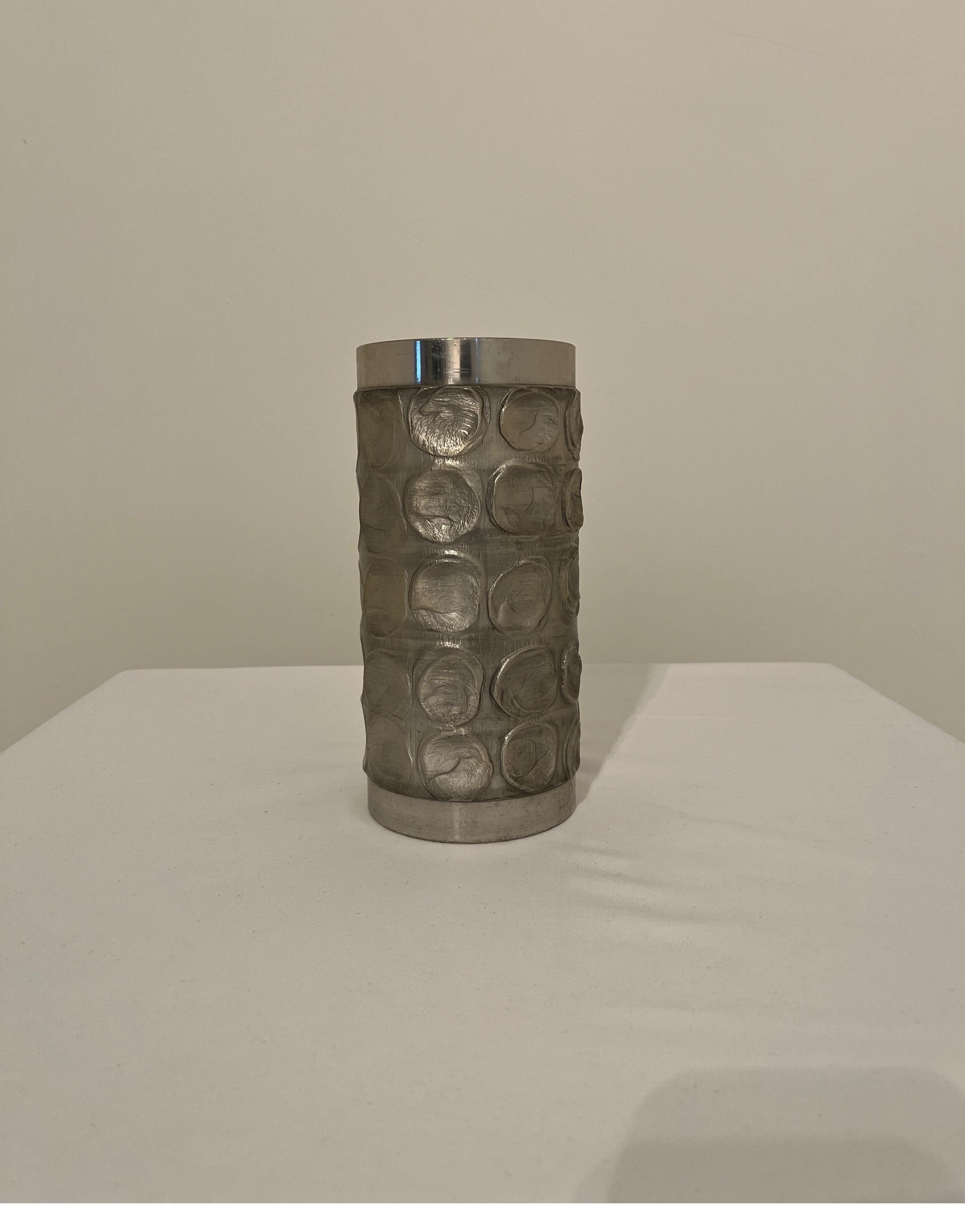 Große brutalistische Aluminiumvase aus Aluminium – Space Age im Angebot 2