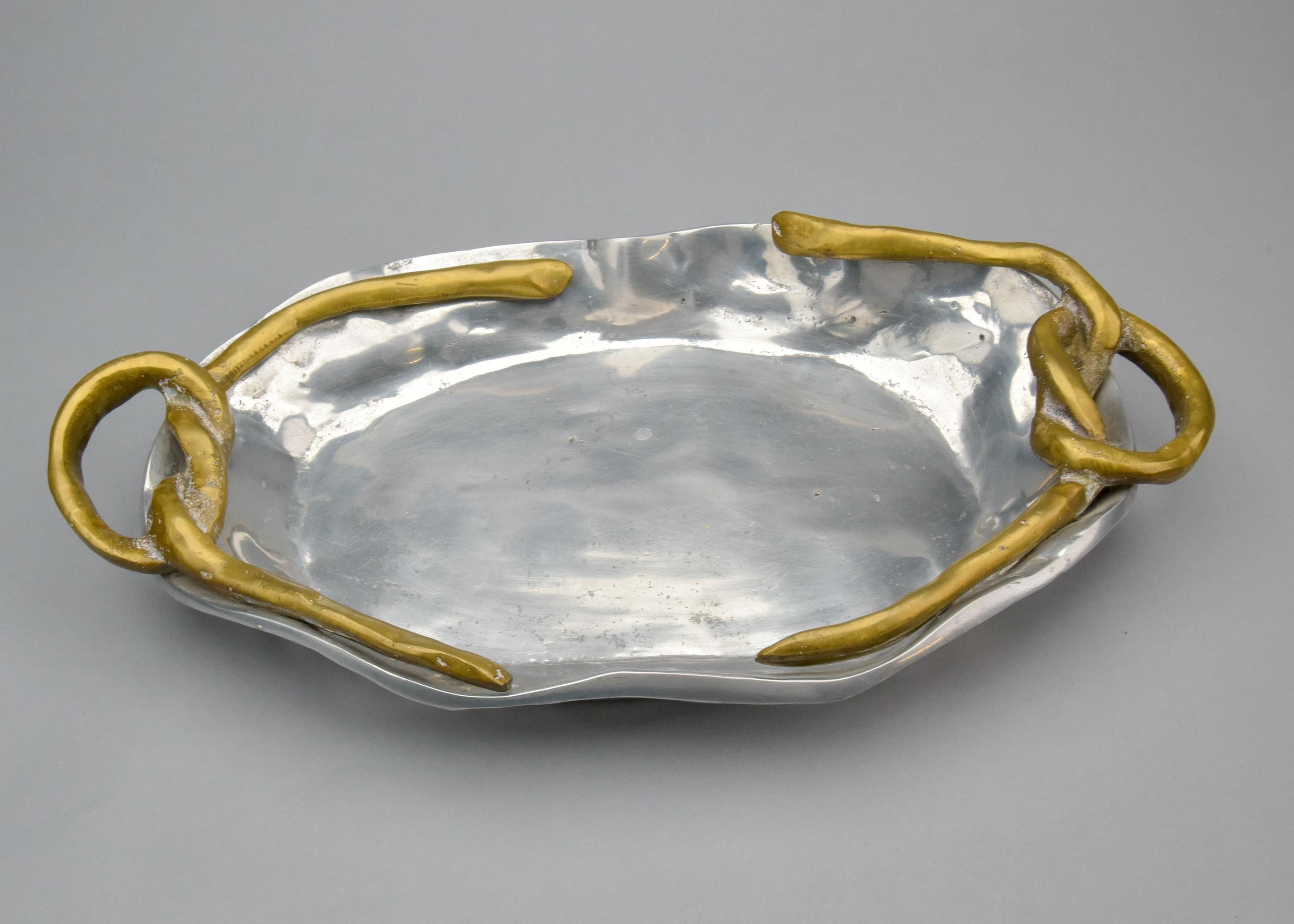 Bandeja o cuenco Brutalista de Aluminio y Latón de Leopoldo de España en Bueno estado para la venta en Troy, MI