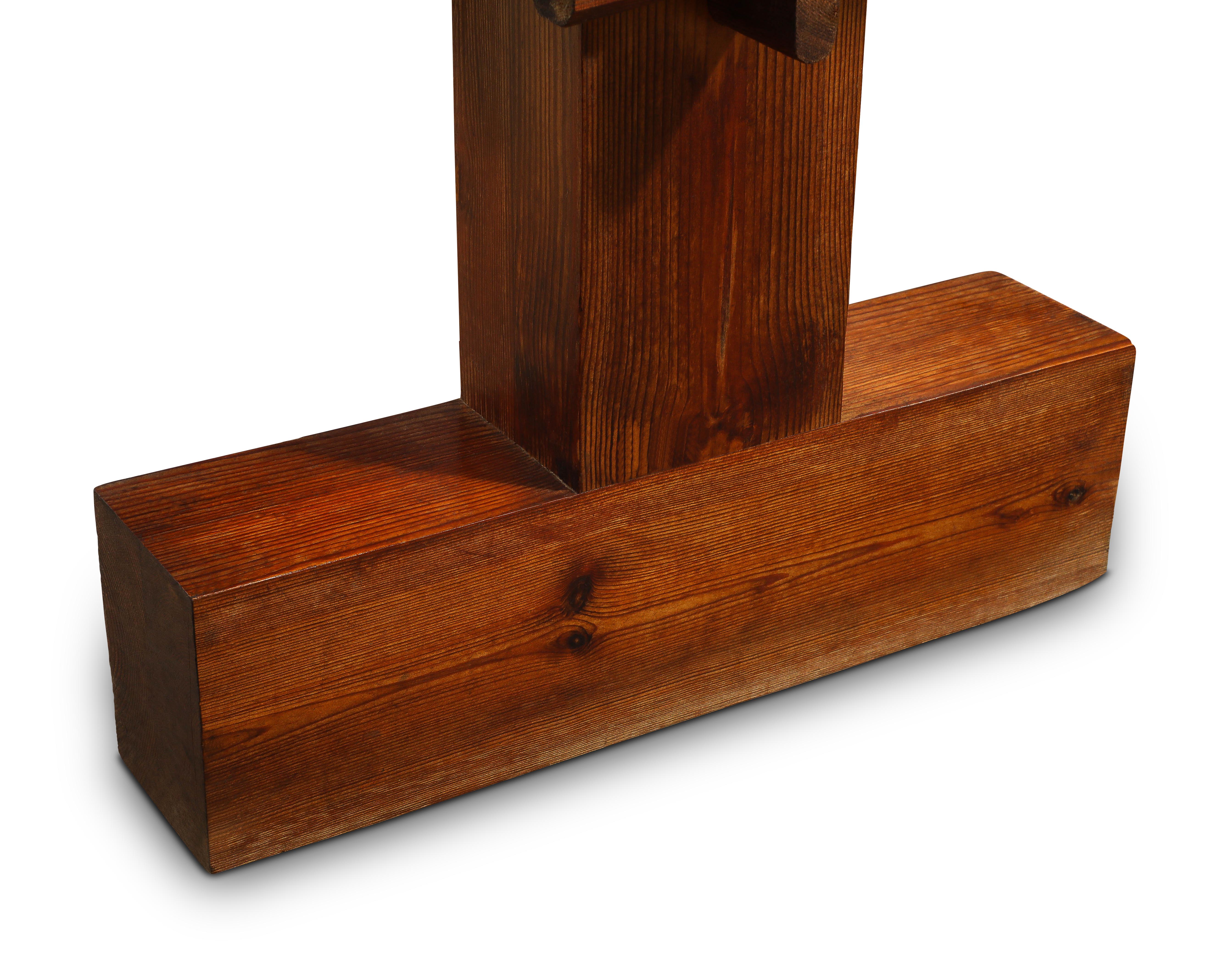 Große brutalistische Bänke, Frankreich 1960er Jahre (Ulmenholz) im Angebot