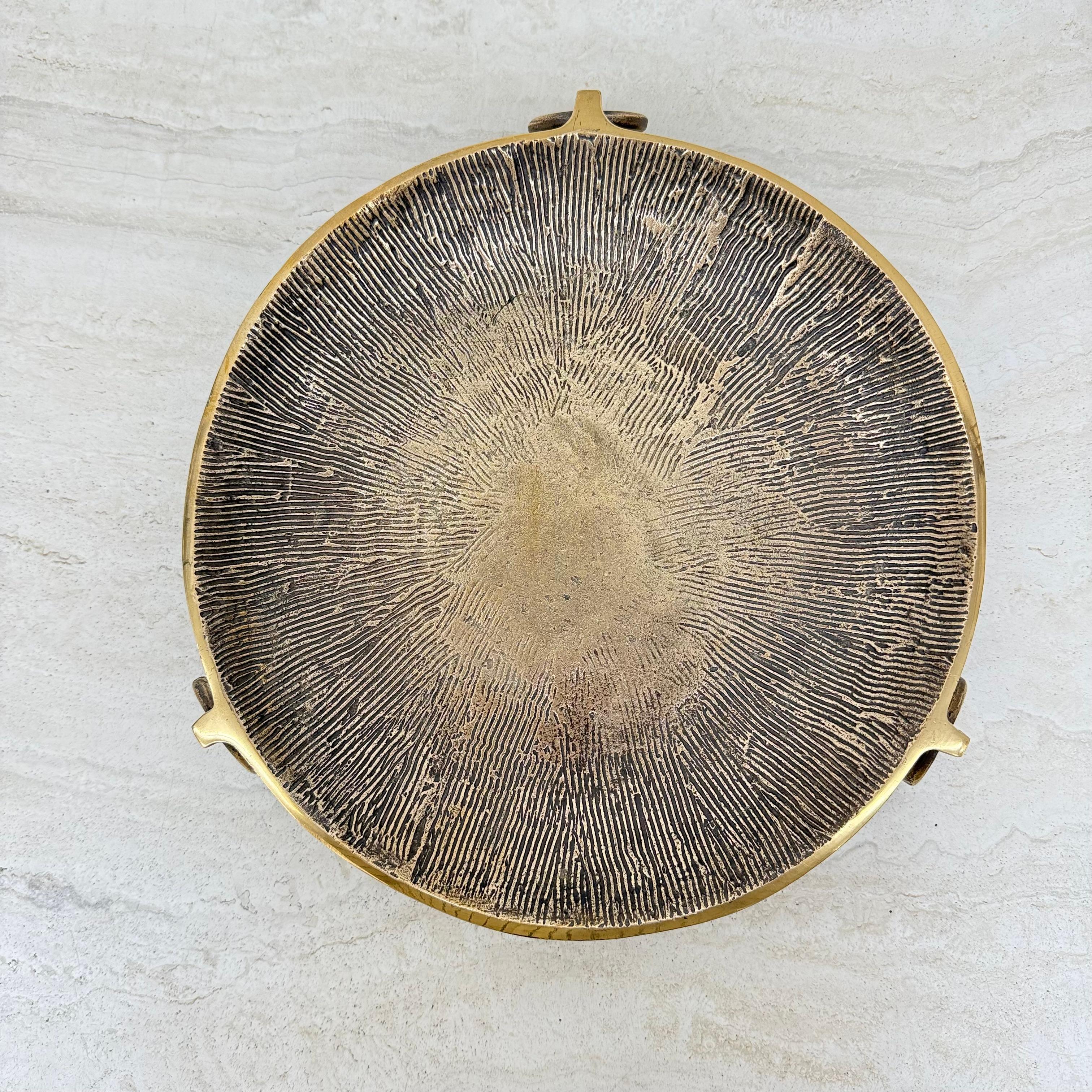 Große brutalistische Bronzeschale, 1970er-Jahre (Moderne der Mitte des Jahrhunderts) im Angebot