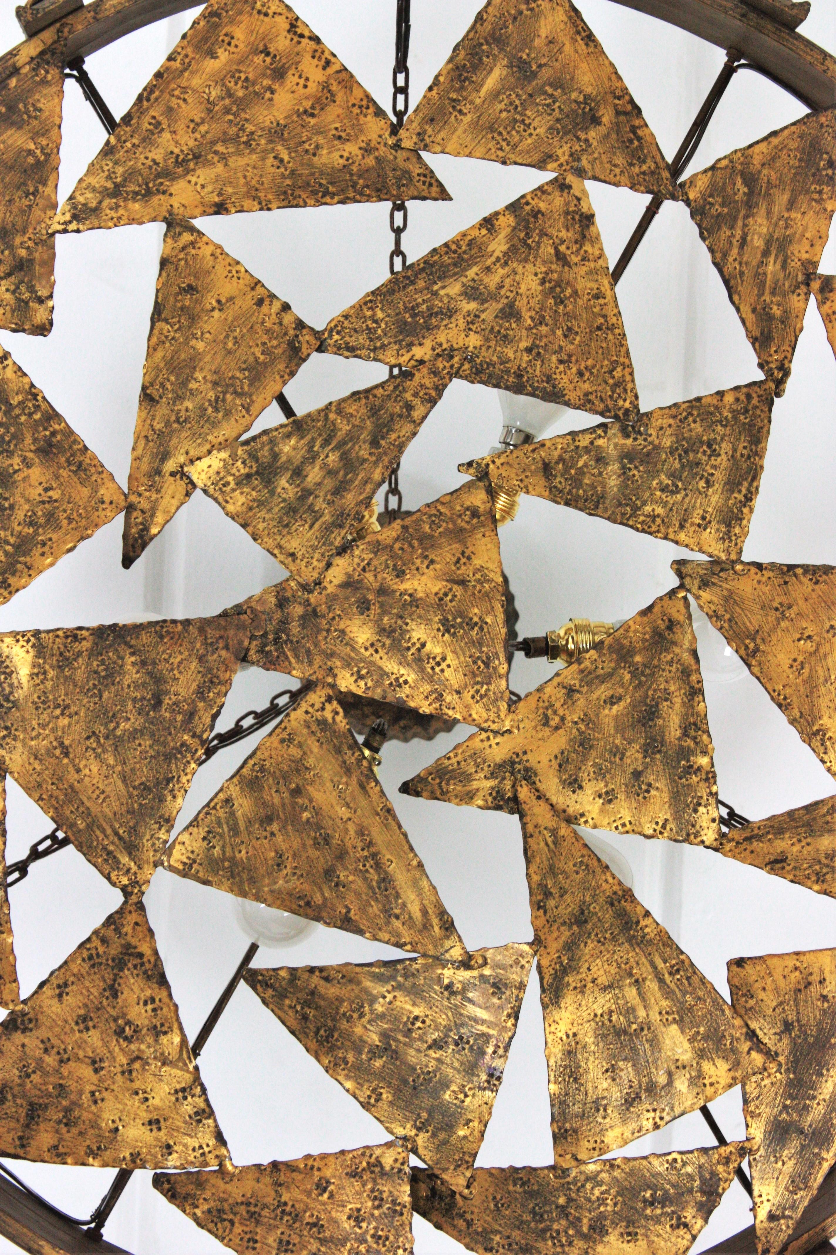 Large Brutalist Chandelier in Gilt Wrought Iron, Triangles Design, Spain, 1950s For Sale 1