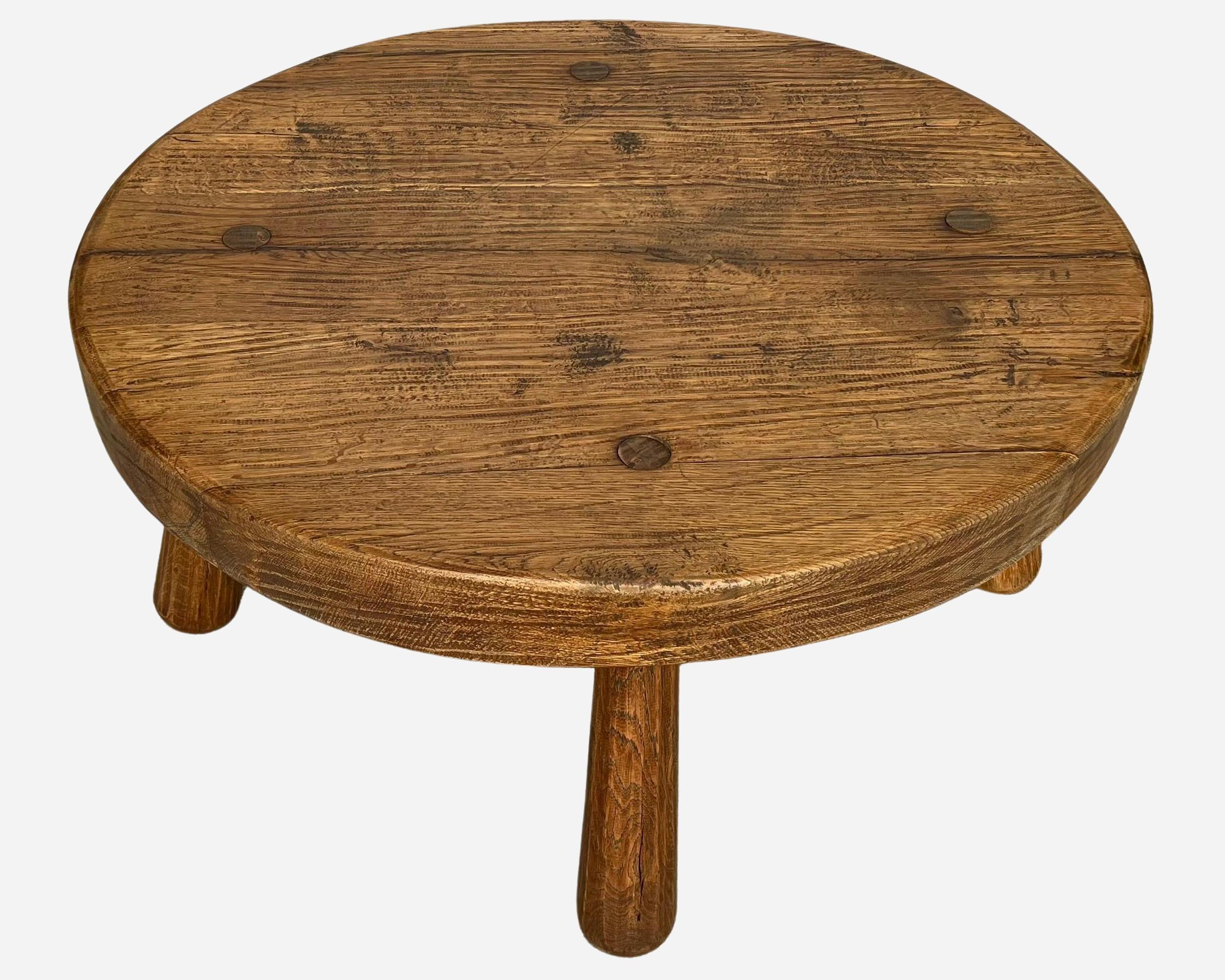 Brutalist Large “brutalist” coffee table in solid oak, Belgium or France, circa 1950 For Sale