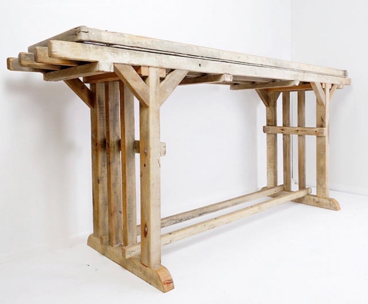 Grande tavolo consolle brutalista con bella patina di legno in vendita 6