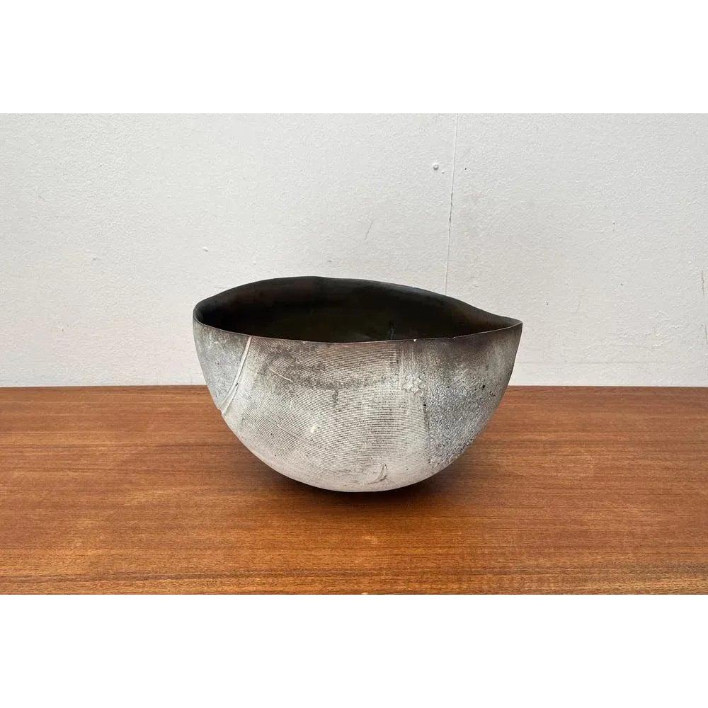 20th Century Large Brutalist German Studio Pottery Bowl by Gerhard Liebenthron, 1980s For Sale