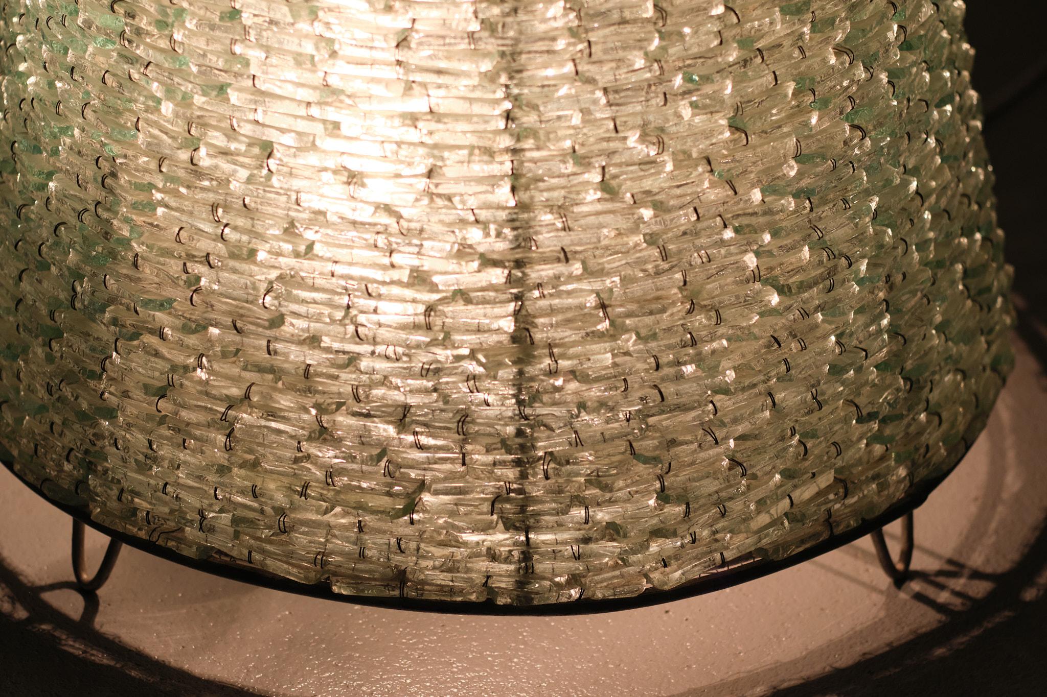 Fin du 20e siècle Grand lampadaire à cône en verre brutaliste 