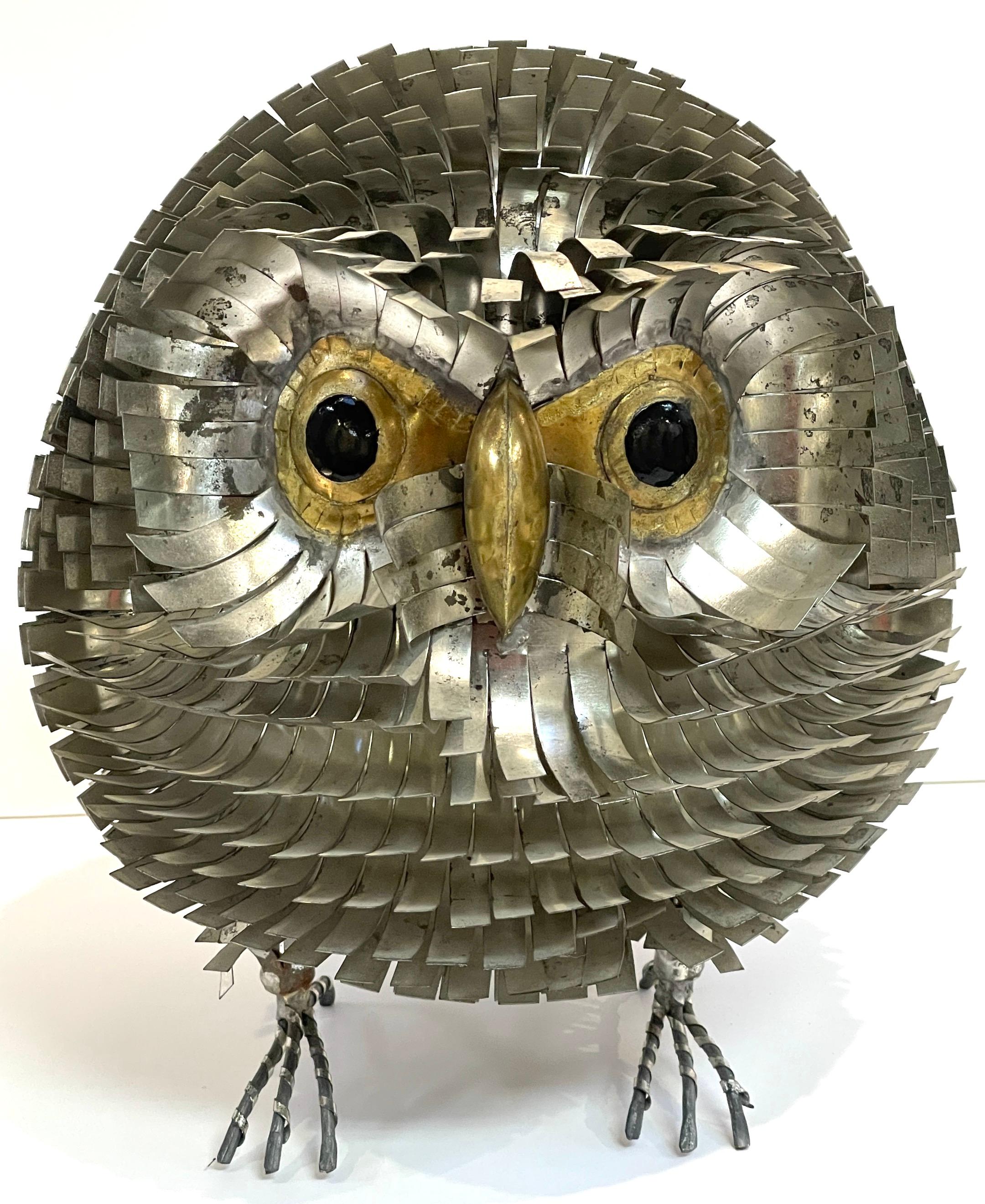 Large Brutalist Metal Work Figure of an Owl, Attributed Sergio Bustamante
Mexico, 1970s

A large intricate Brutalist sculpture of a standing owl, attributed to the renowned Mexican artist Sergio Bustamante. Crafted in the 1970s, this sculpture