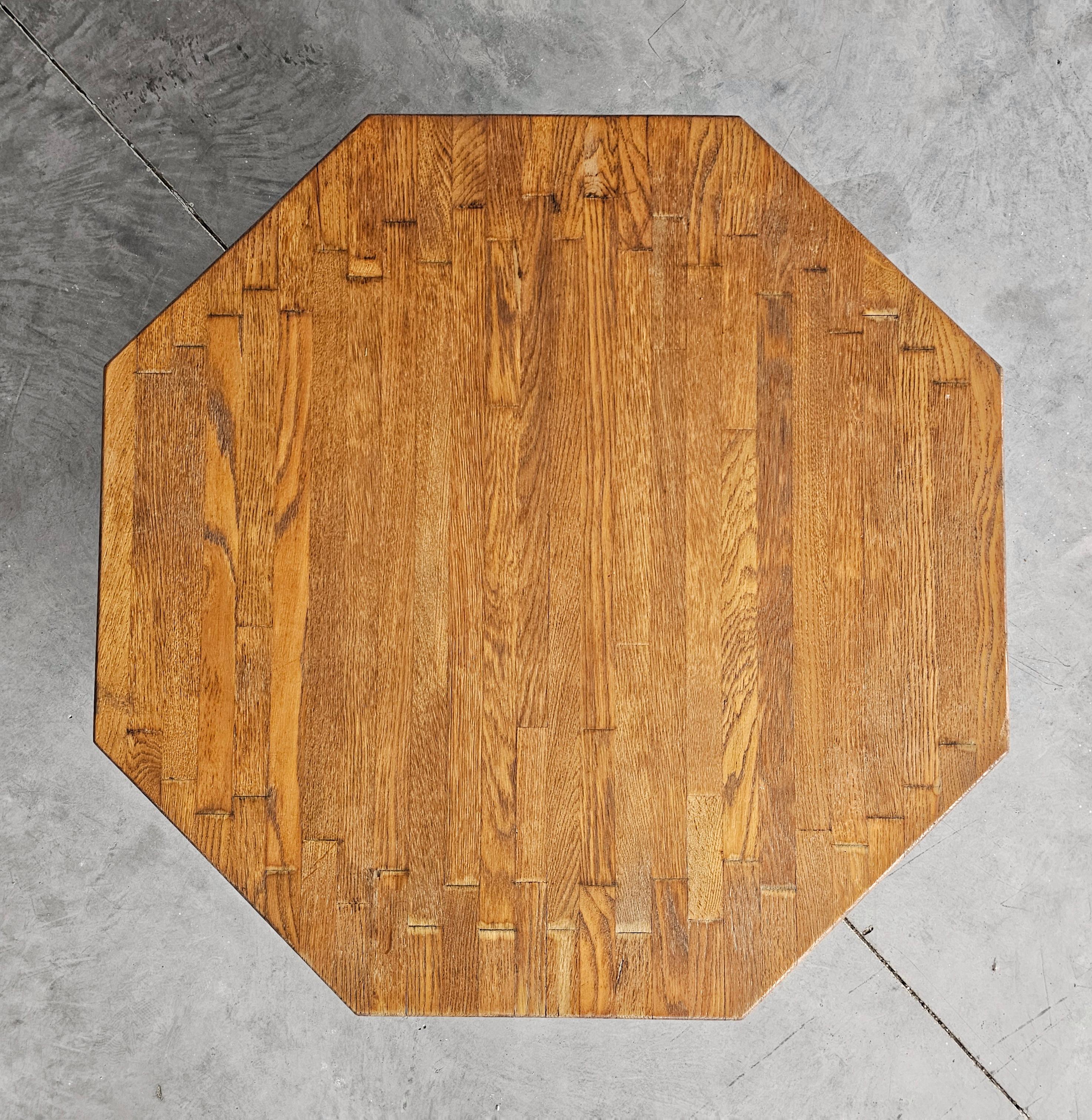 Large Brutalist Octagonal Coffee Table done in Solid Oak, Netherlands 1960s In Good Condition For Sale In Beograd, RS