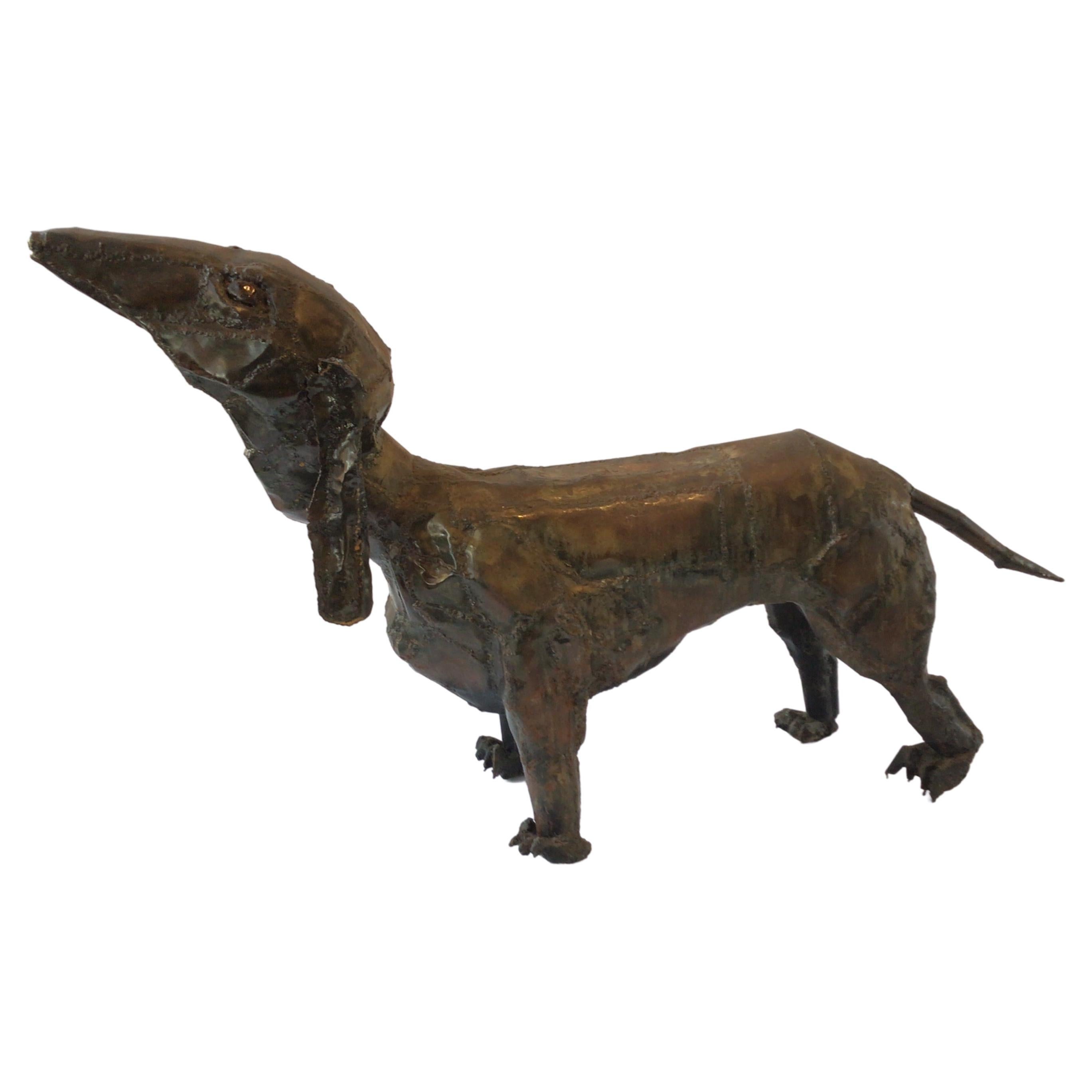 Grande sculpture brutaliste d'un Dachshund par David Brown