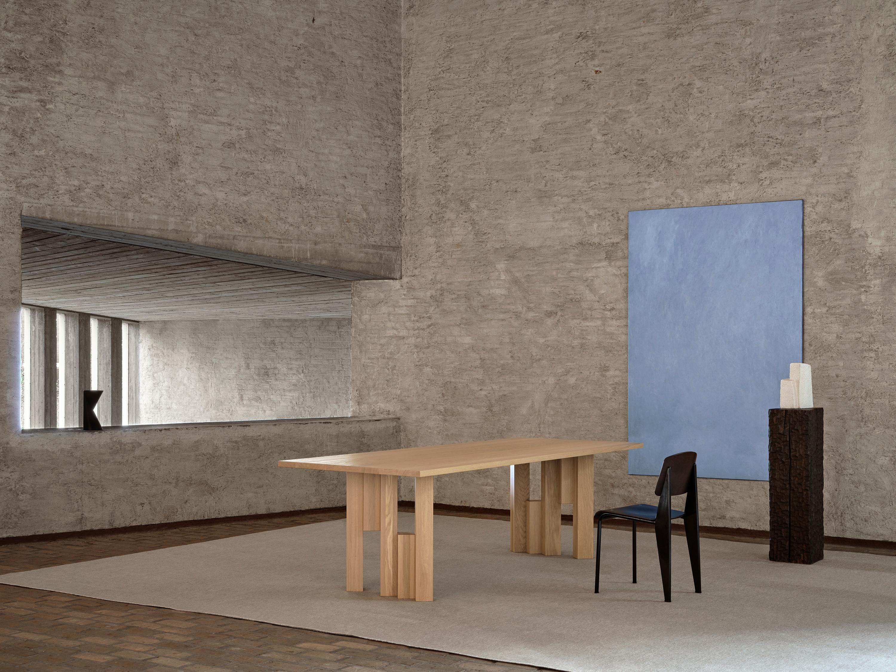 A rhythmic interplay of volumes and voids. The Fenestra table is inspired by Brick Expressionism, the architectural movement visible in Amsterdam’s ‘South Plan’ area - the city development plan designed by H.P. Berlage in 1915. A matching Fenestra