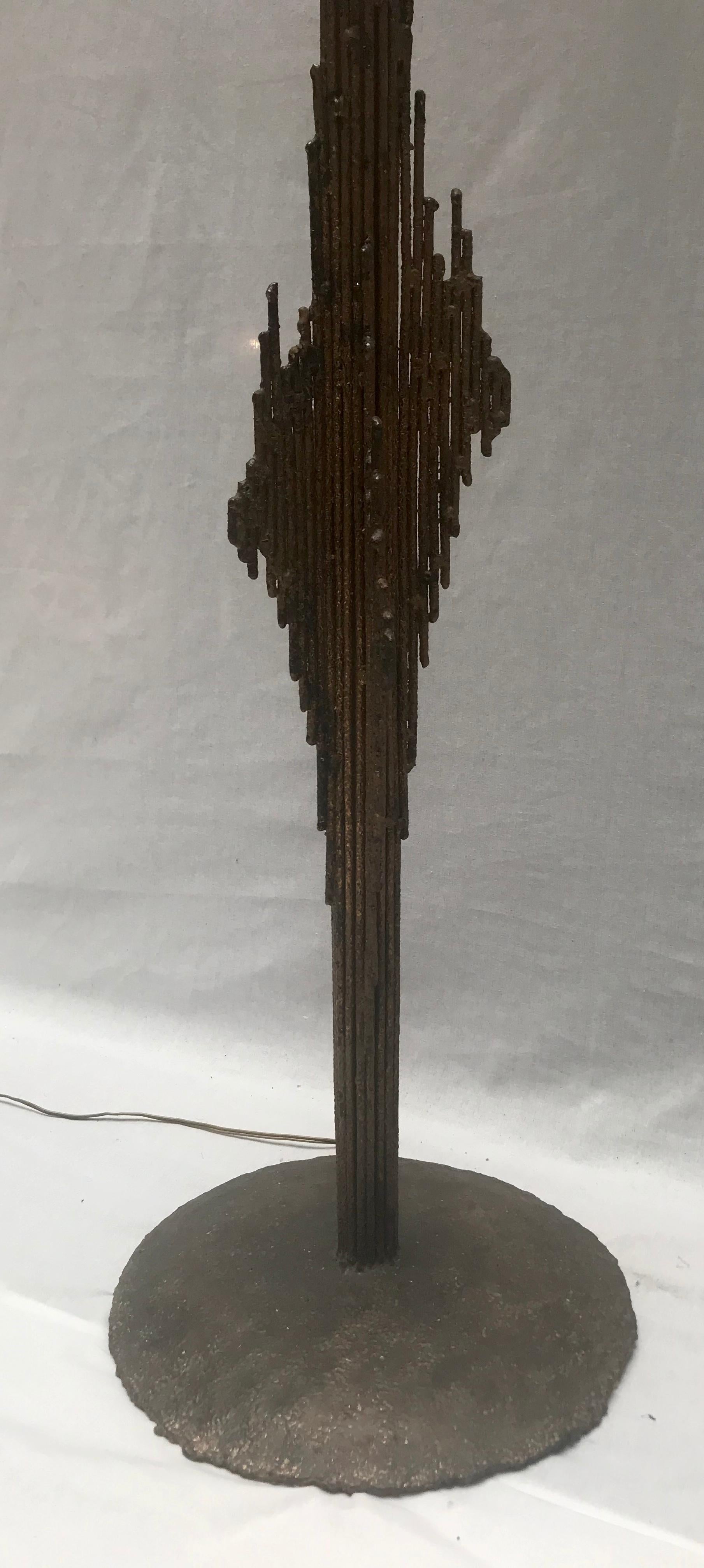 Large Brutalist Standing Candlestick with Light In Good Condition For Sale In Saint-Ouen, FR