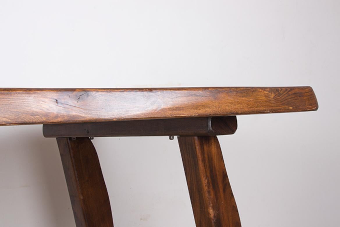Large Brutalist style dining table in solid elm, Olavi Hanninen style, 1960s. For Sale 7