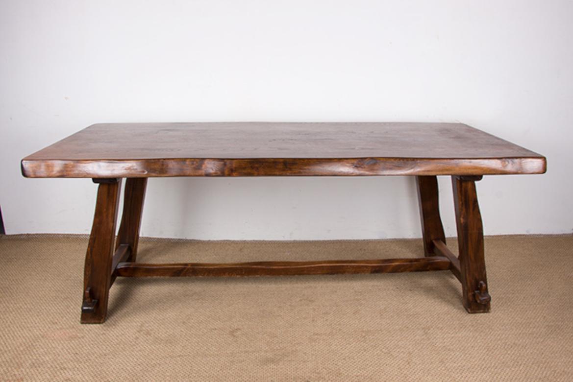 Large Brutalist style dining table in solid elm, Olavi Hanninen style, 1960s. In Good Condition For Sale In JOINVILLE-LE-PONT, FR