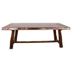 Gran mesa de comedor de estilo brutalista en olmo macizo, estilo Olavi Hanninen, década de 1960.