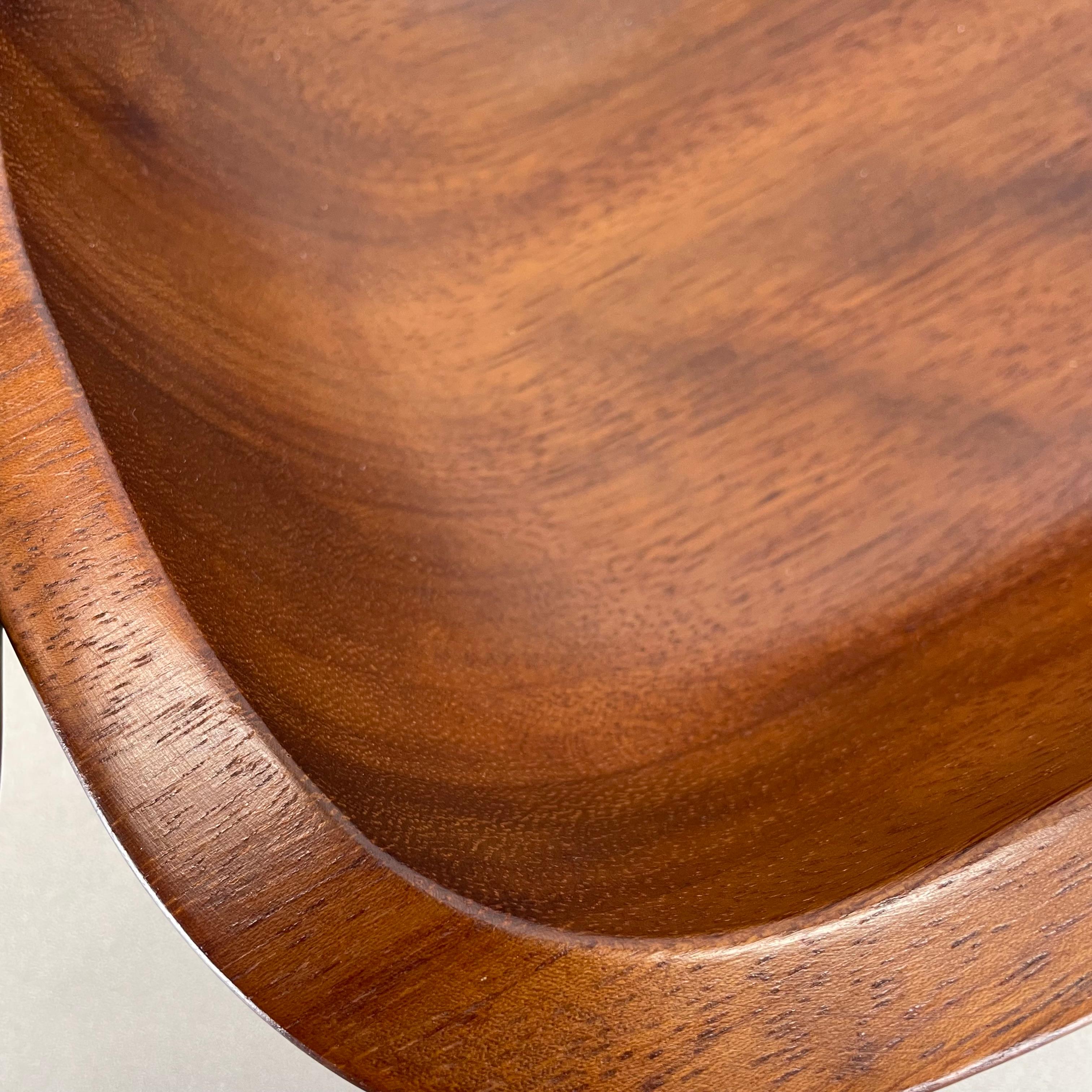 Large brutalist Teak Bowl with Brass Handles by Carl Auböck, Austria, 1950s For Sale 5