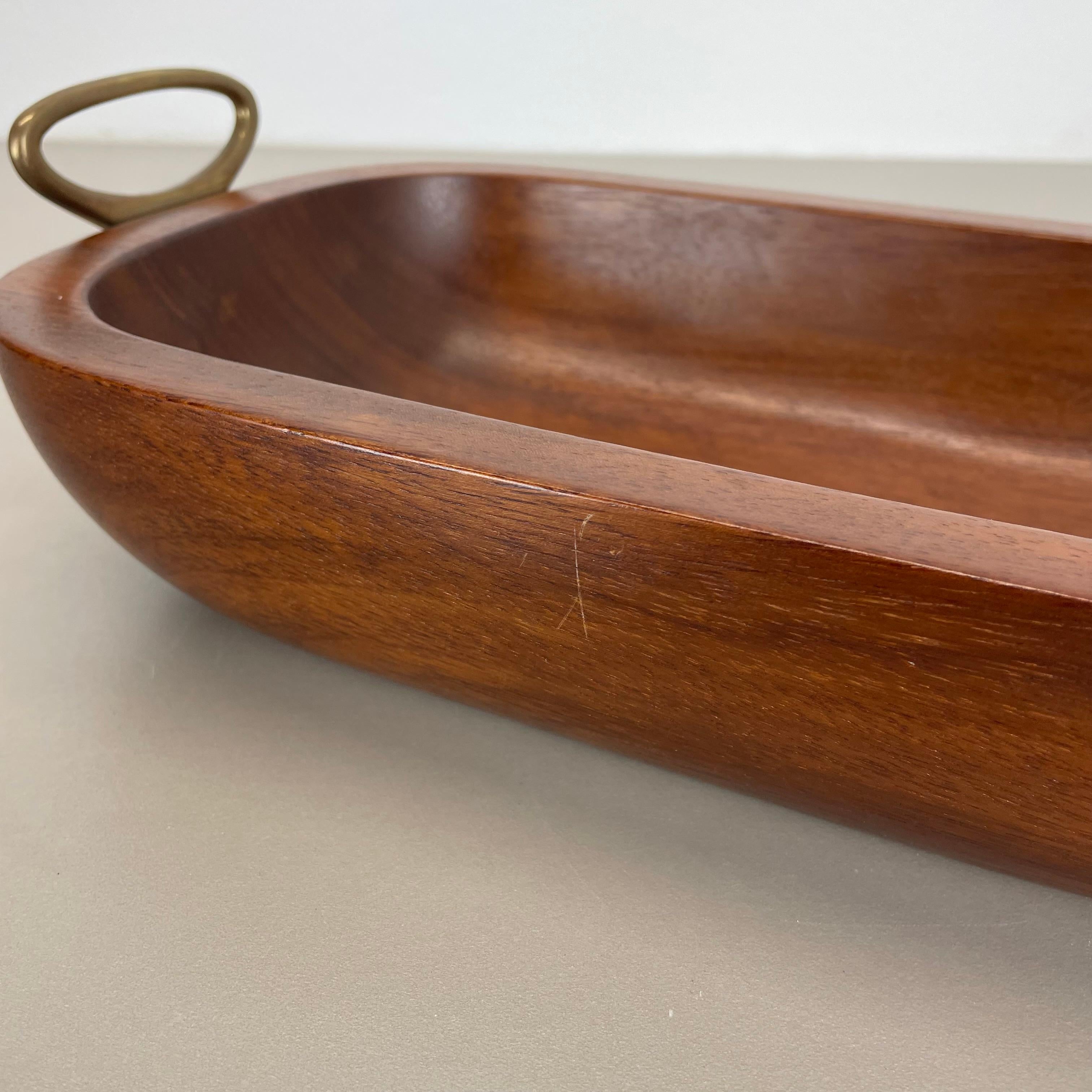 Large brutalist Teak Bowl with Brass Handles by Carl Auböck, Austria, 1950s For Sale 10