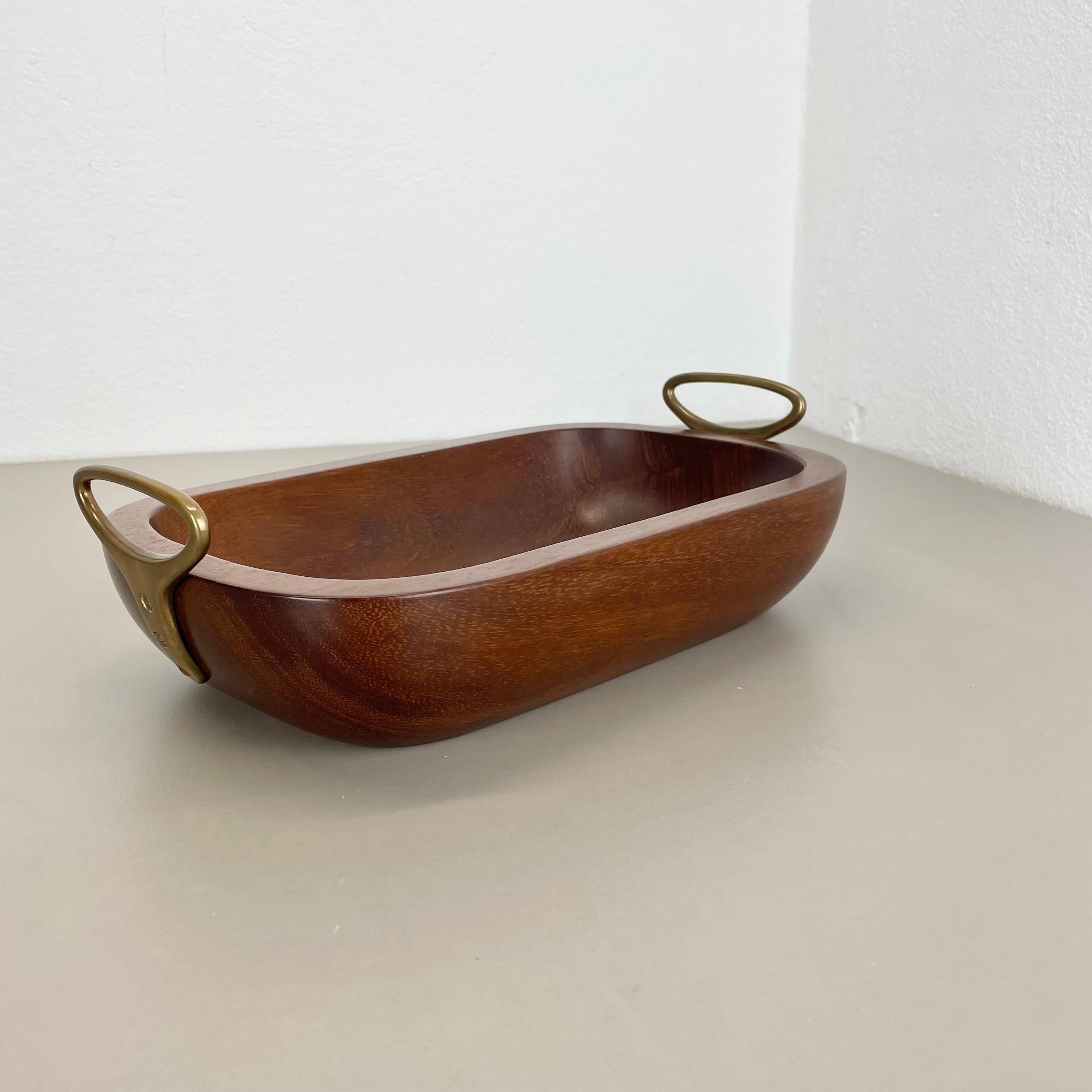 Mid-Century Modern Large brutalist Teak Bowl with Brass Handles by Carl Auböck, Austria, 1950s For Sale