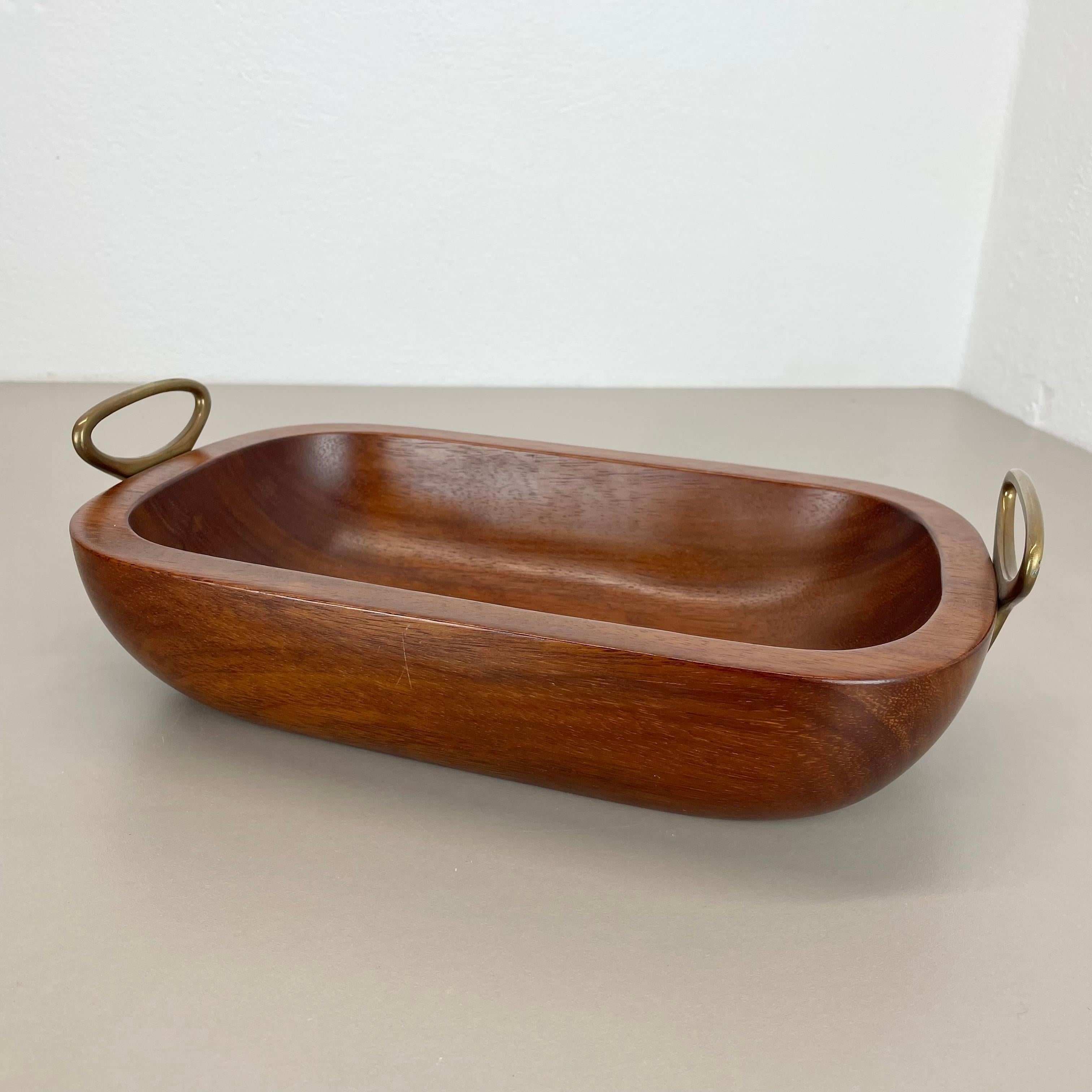 20th Century Large brutalist Teak Bowl with Brass Handles by Carl Auböck, Austria, 1950s For Sale