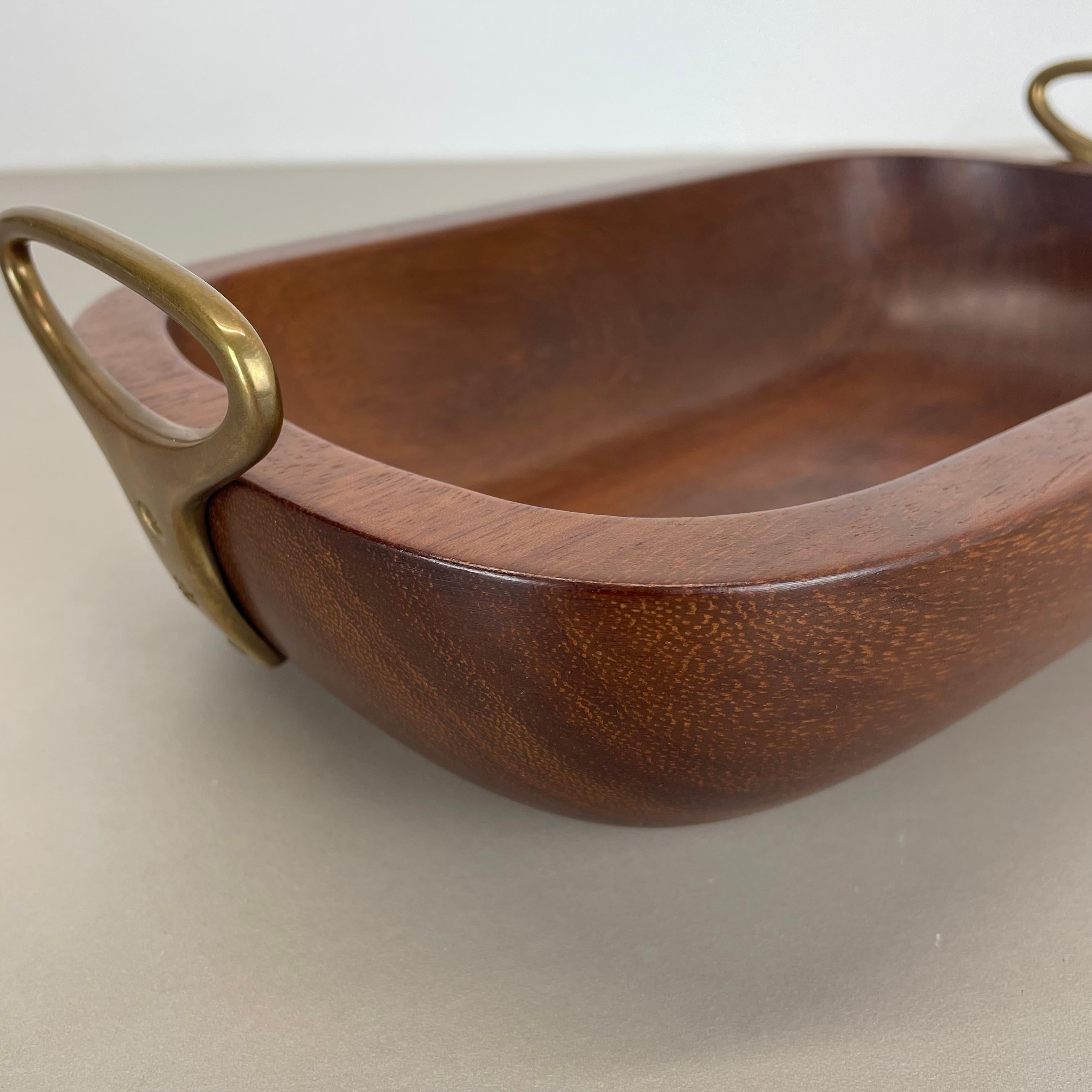Large brutalist Teak Bowl with Brass Handles by Carl Auböck, Austria, 1950s For Sale 3