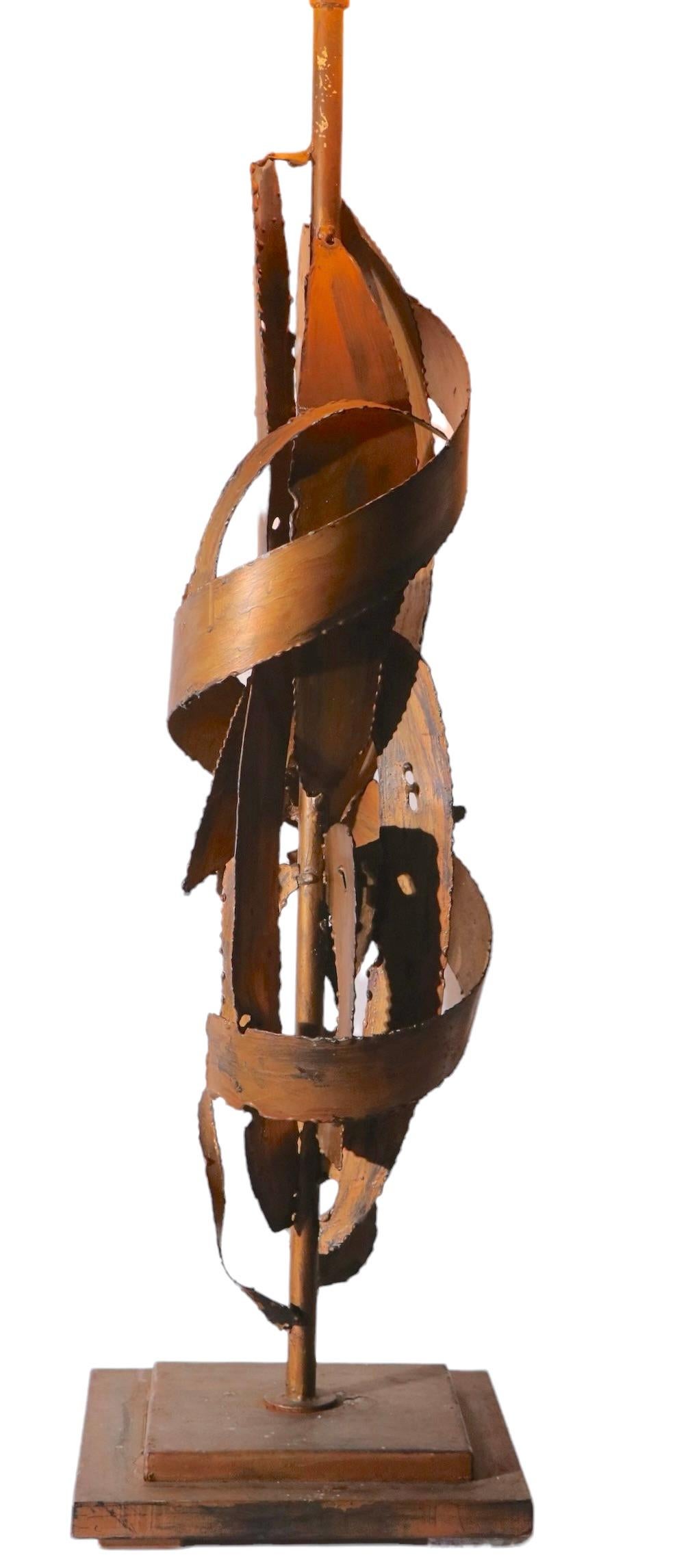 Grande lampe de bureau brutaliste taillée en torche attribuée à Harry Balmer C 1970 en vente 1