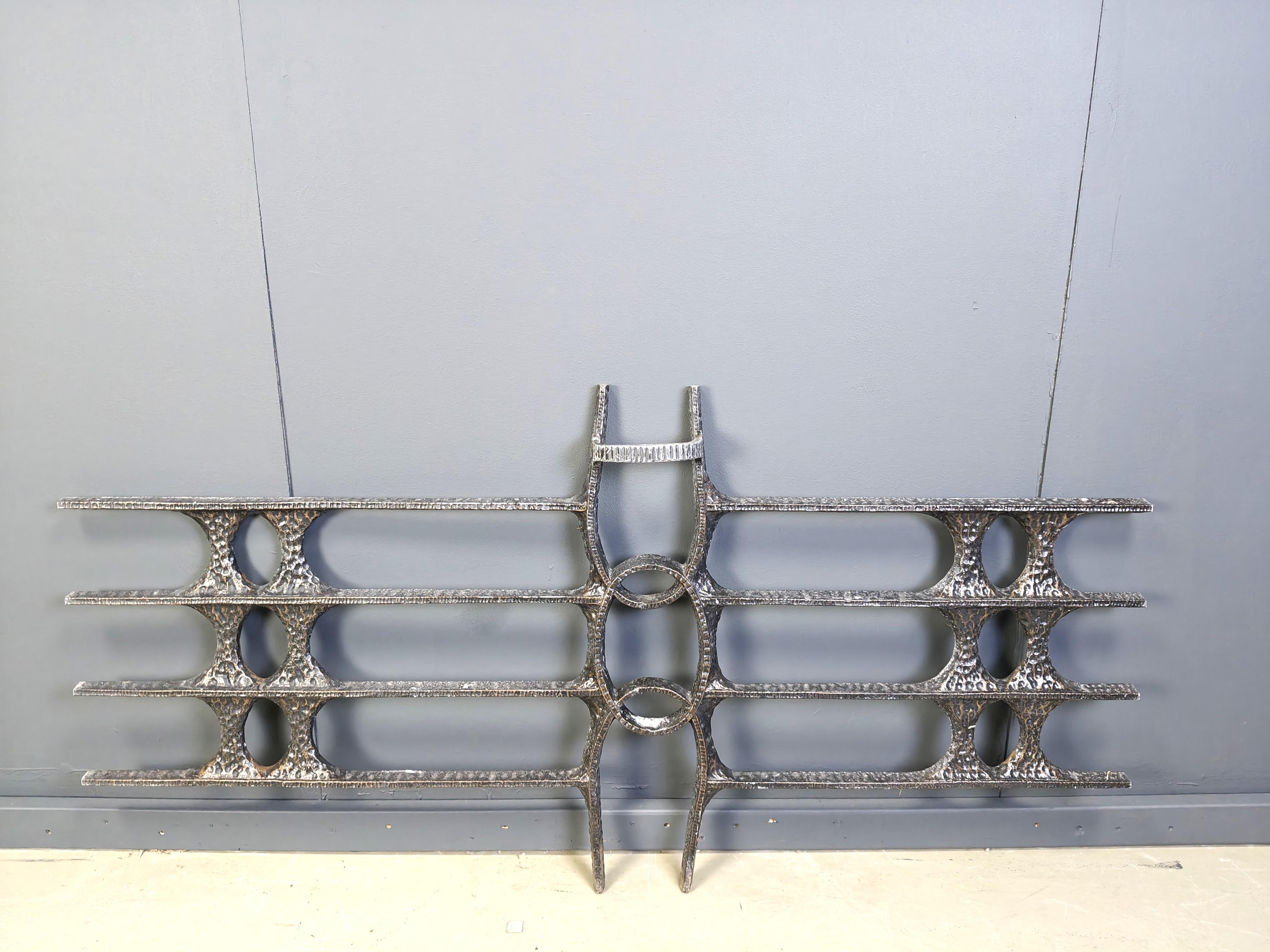 Large brutalist wall sculpture, 1970s For Sale 3