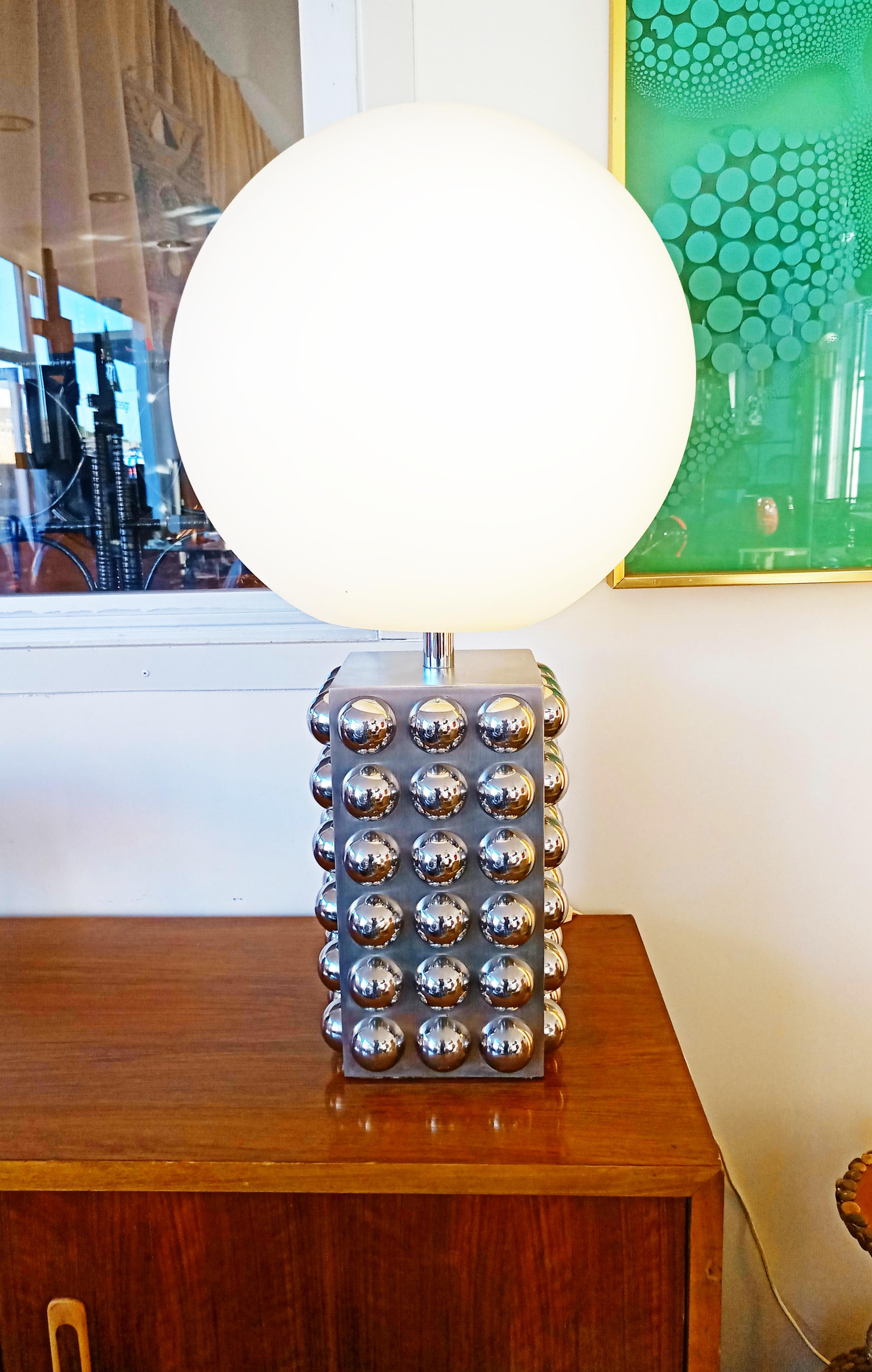 Français Grande lampe de table chromée à bulles, France, 1970 en vente