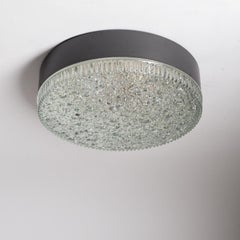 Grande monture encastrée en verre bullé par Staff, années 1960