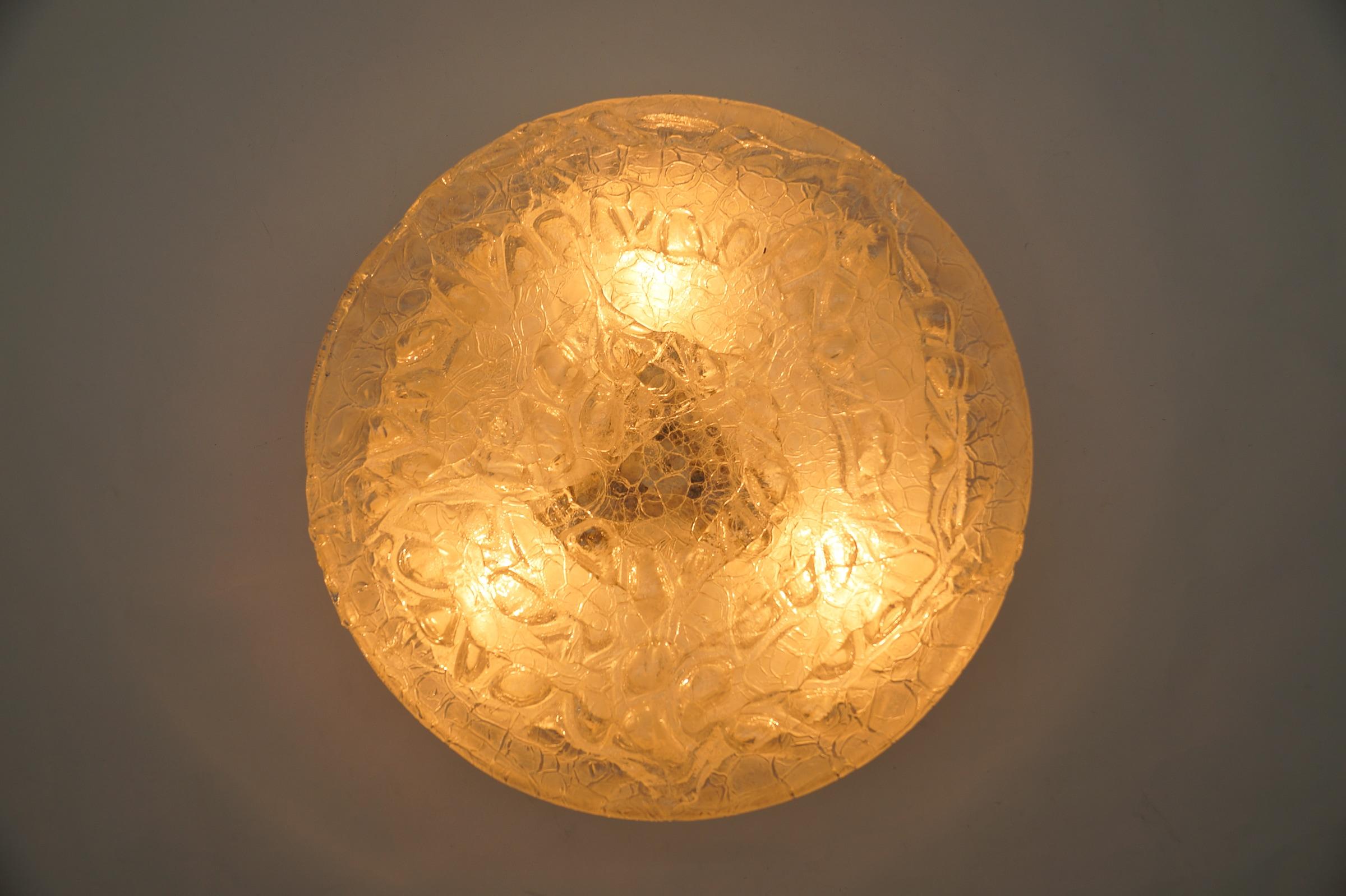 Huge Bubble Glass Flush Mount by Doria Leuchten, Germany 1960s

The fixture needs 3 x E27 standard bulbs with 60W max.

Light bulbs are not included.

It is possible to install this fixture in all countries (US, Australia, Asia, UK, Europe,..)