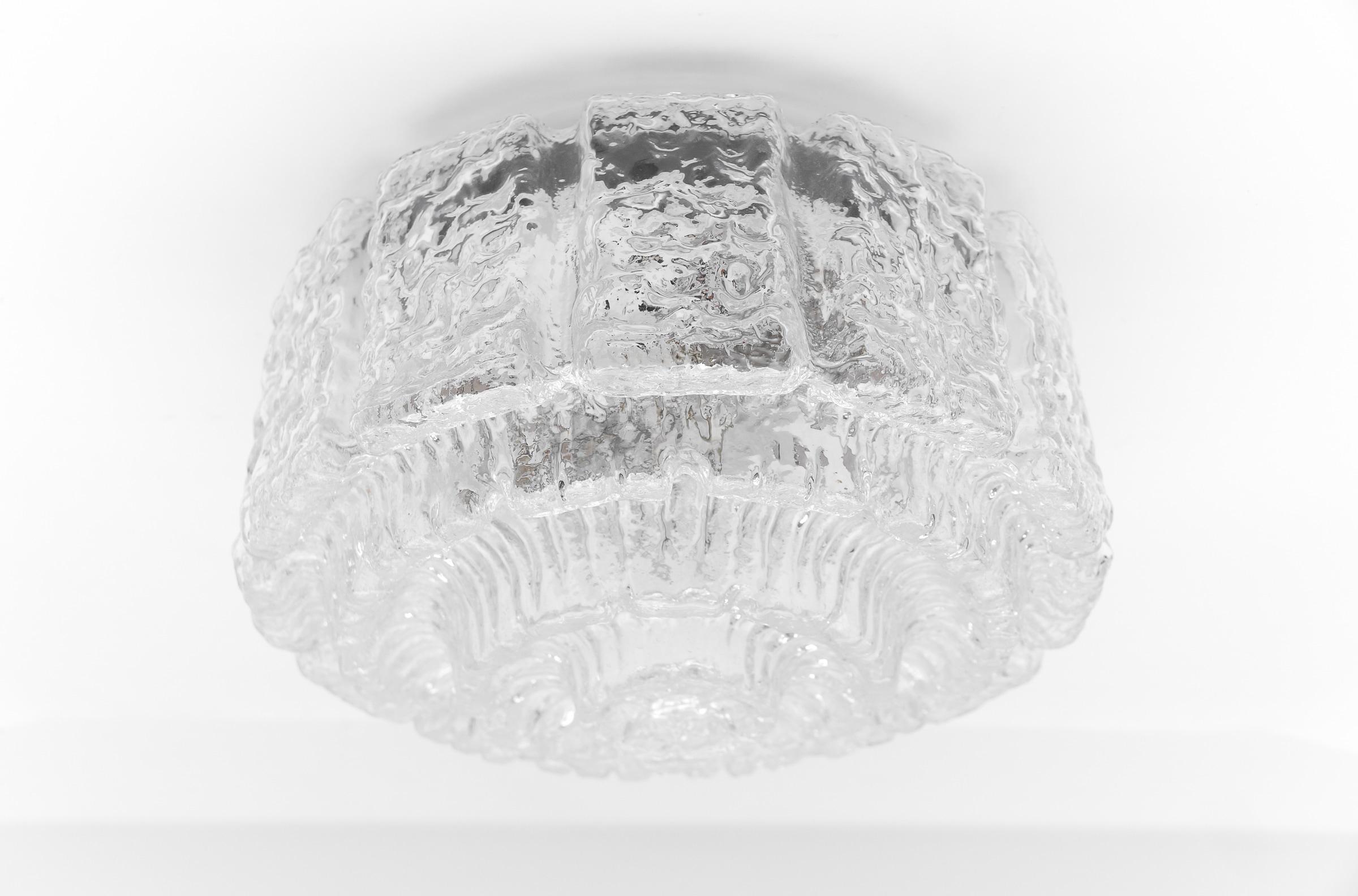 Metà XX secolo Lampada da parete in vetro a bolle d'aria e da incasso di Limburg, Germania, anni '60 in vendita