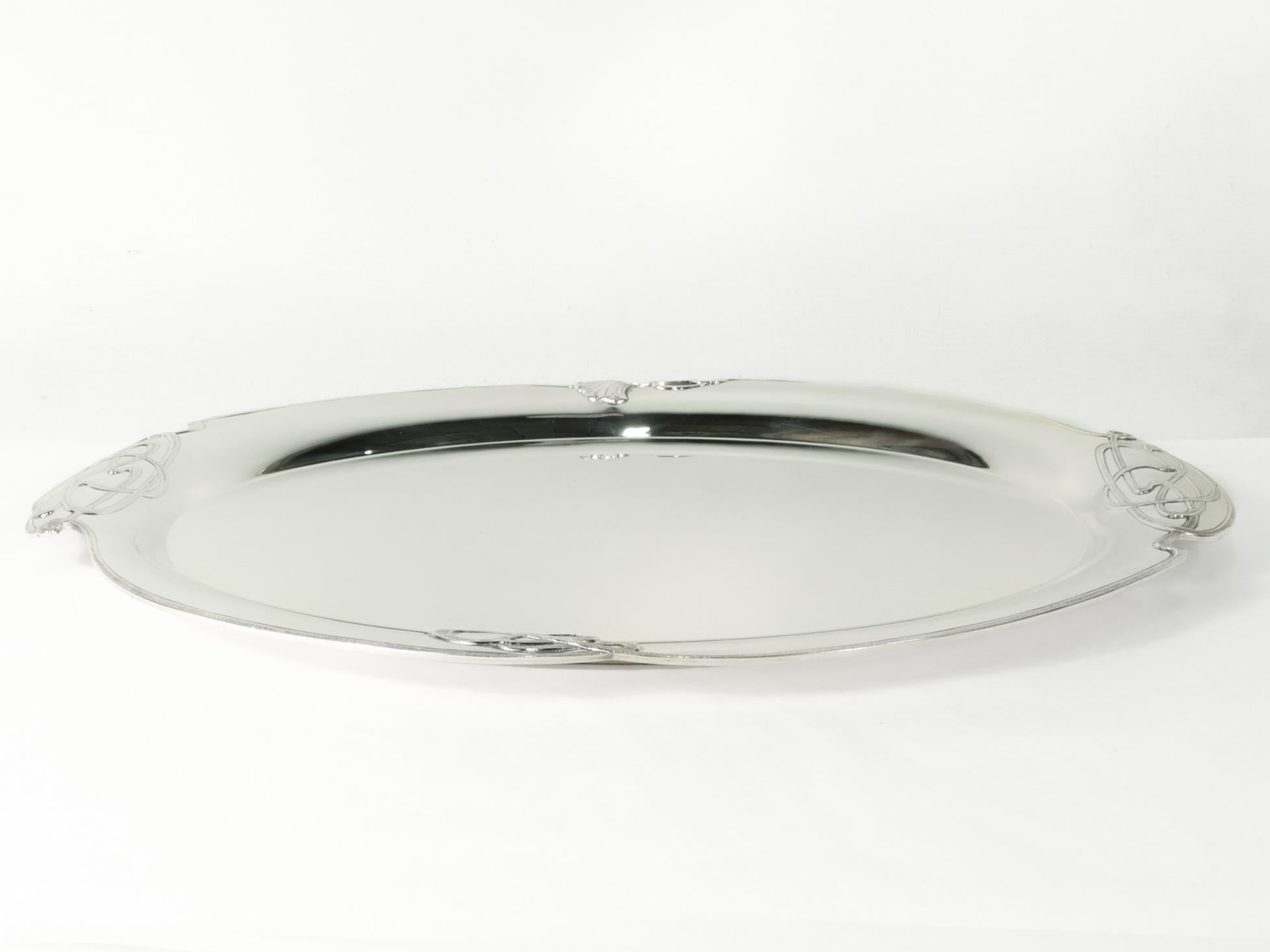 Argent sterling Grand plateau/assiette Buccellati en argent sterling de style Art Nouveau avec fleur de coq en vente