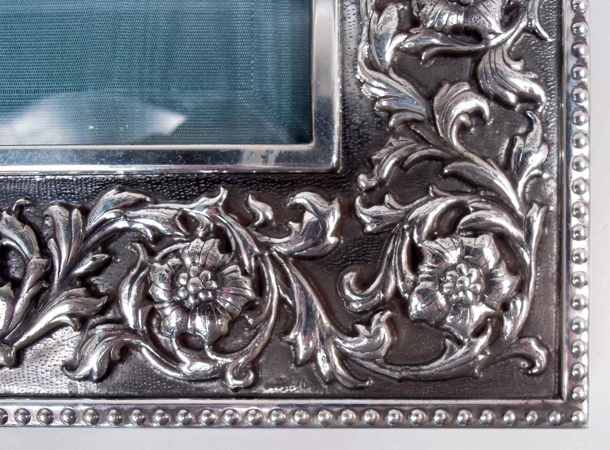 Large Buccellati Classical Frame for Portrait or Landscape Picture Bon état - En vente à New York, NY