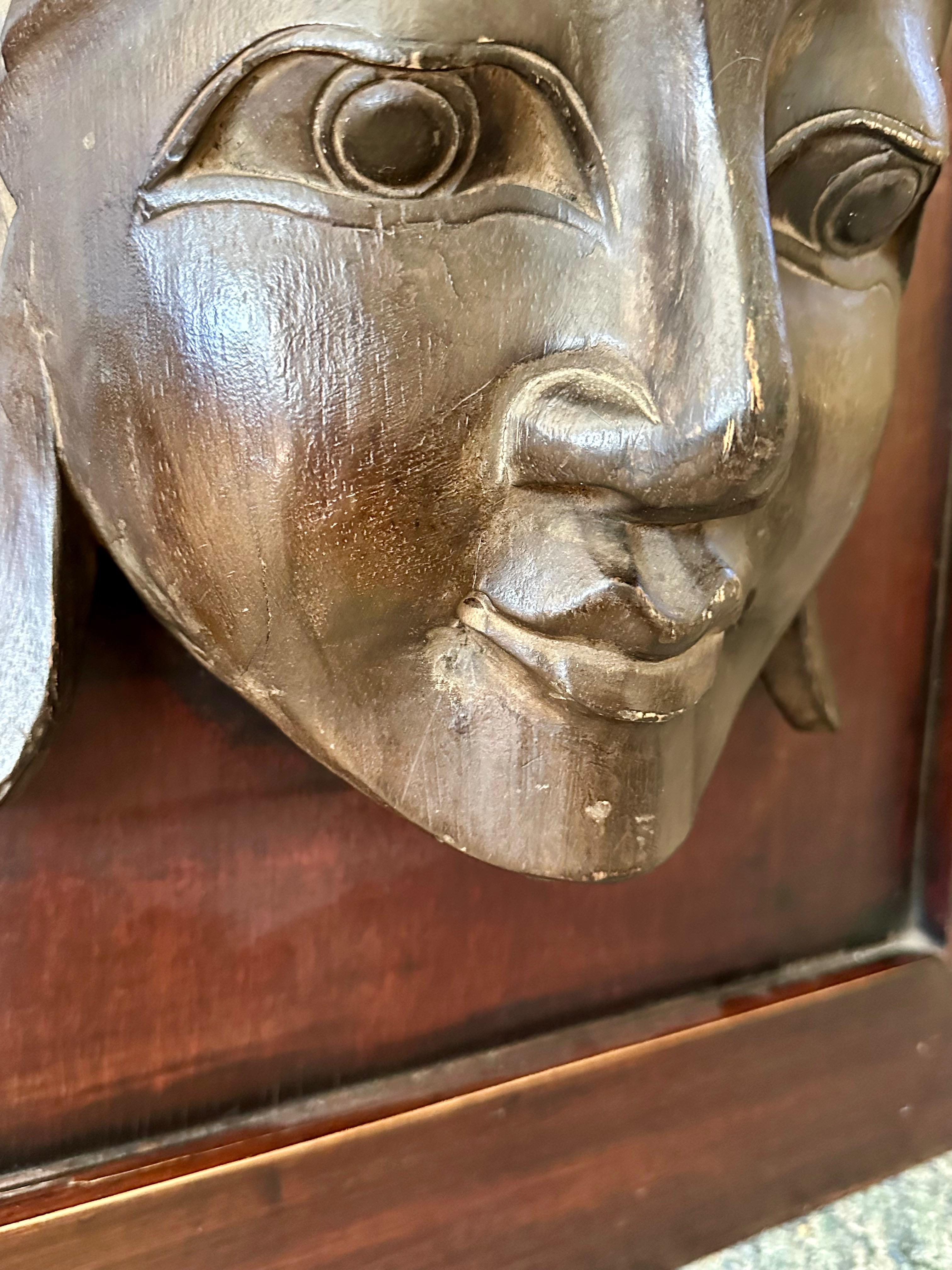 Grande tête de bouddha Wood Carved Sculpture Wall Art en vente 8