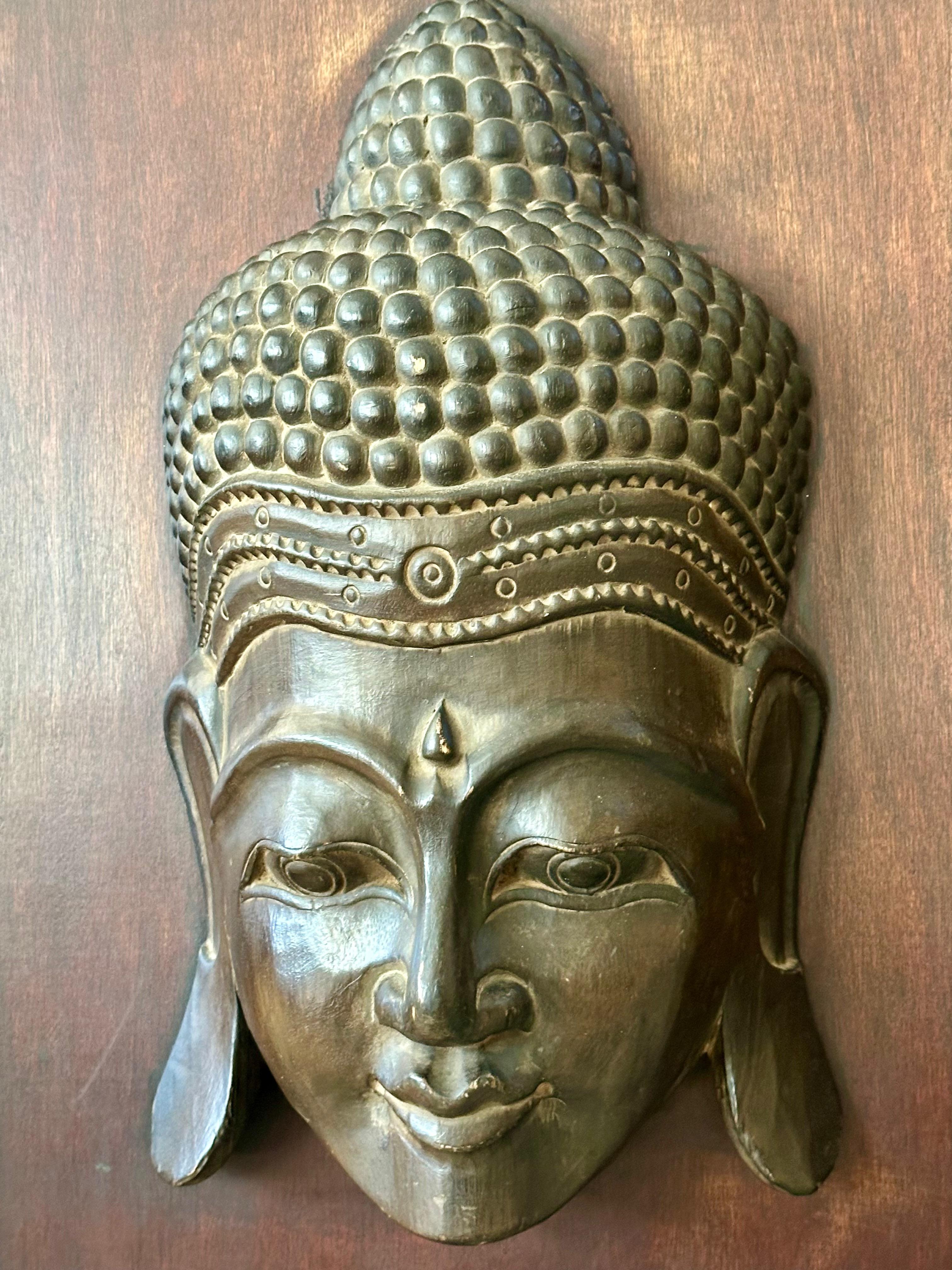 Grande tête de bouddha Wood Carved Sculpture Wall Art en vente 9