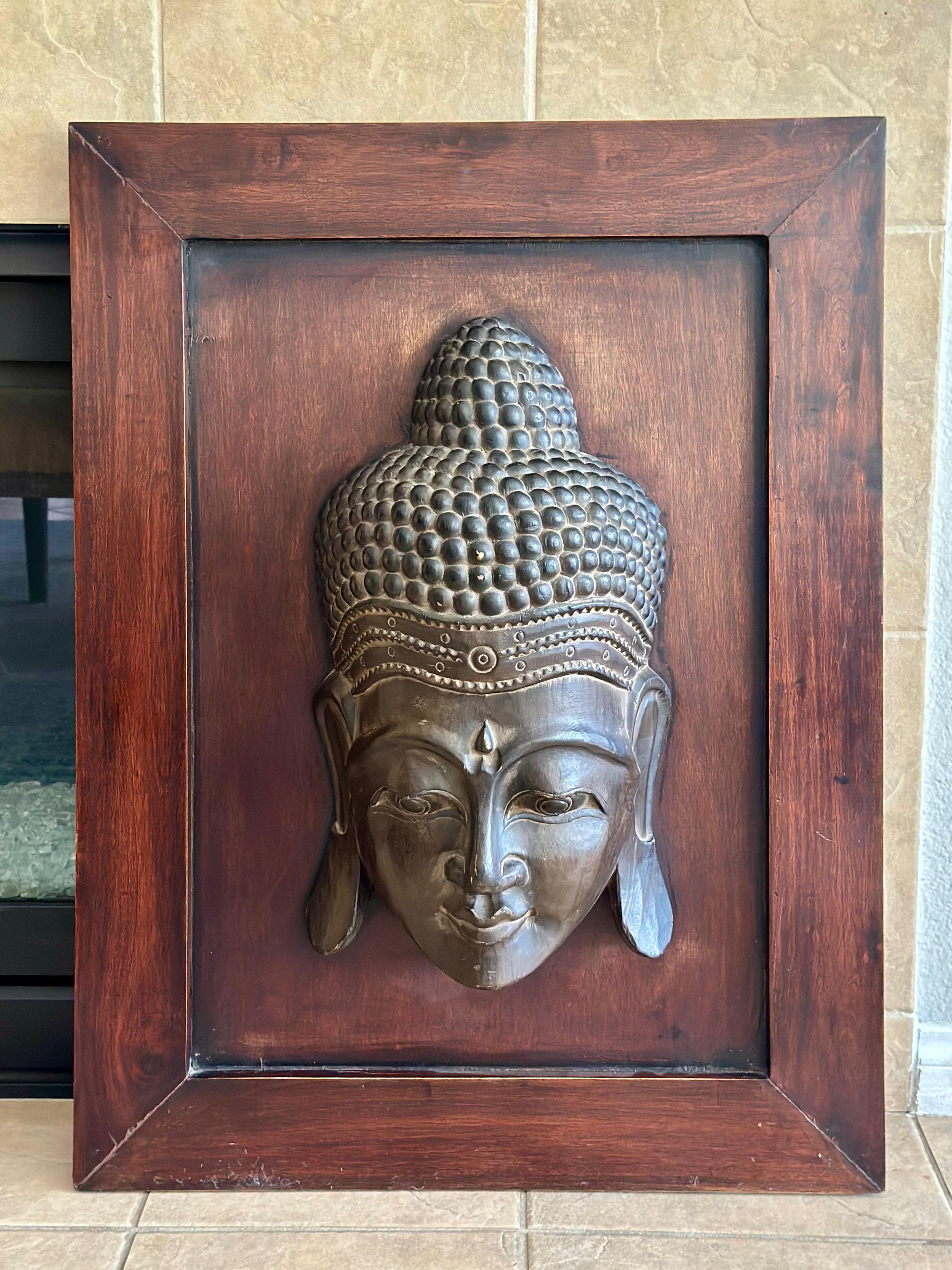 20ième siècle Grande tête de bouddha Wood Carved Sculpture Wall Art en vente