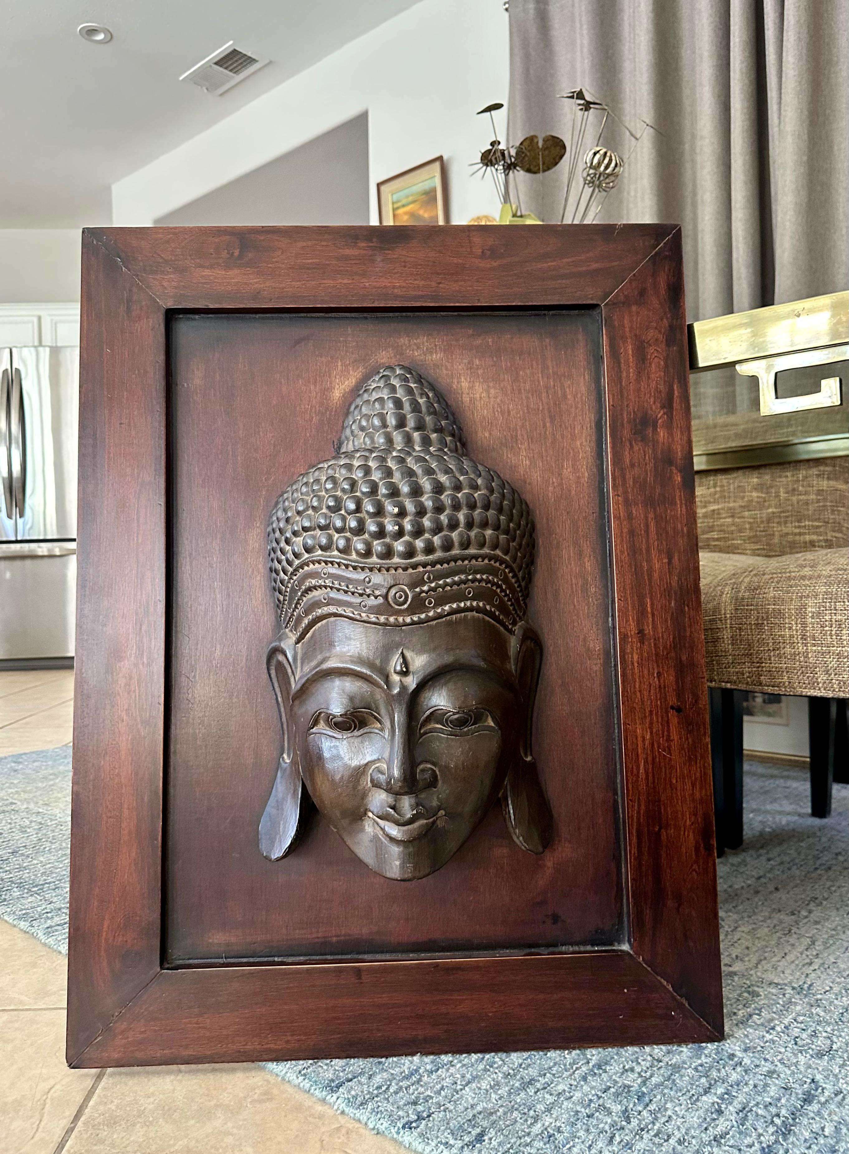 Grande tête de bouddha Wood Carved Sculpture Wall Art en vente 1