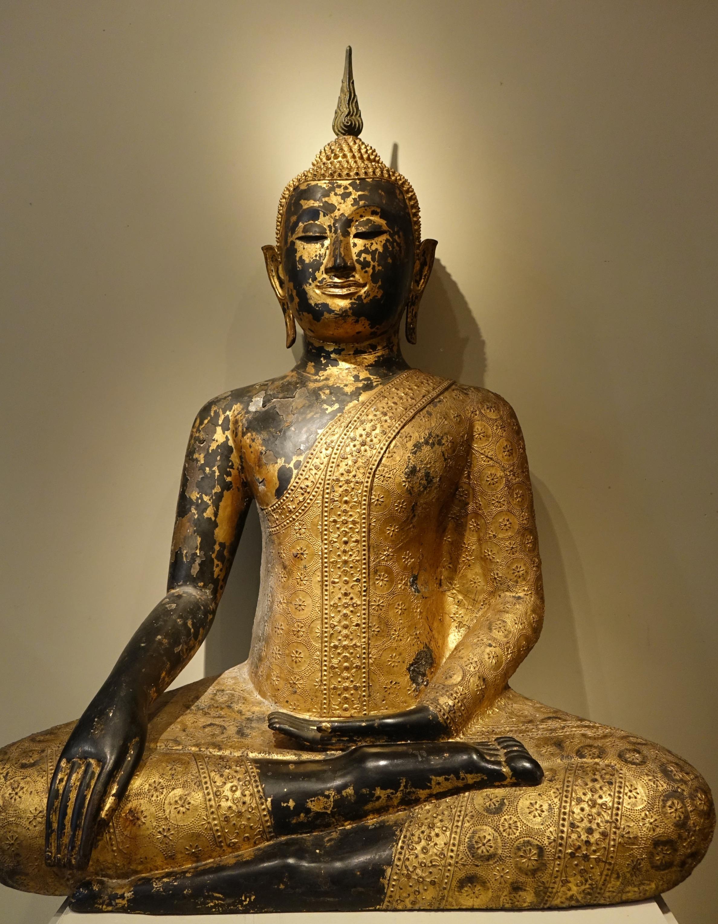 Thai  Large Buddha in Bronze, Lacquer and Gold Leaf, Rattanakosin 1850 For Sale