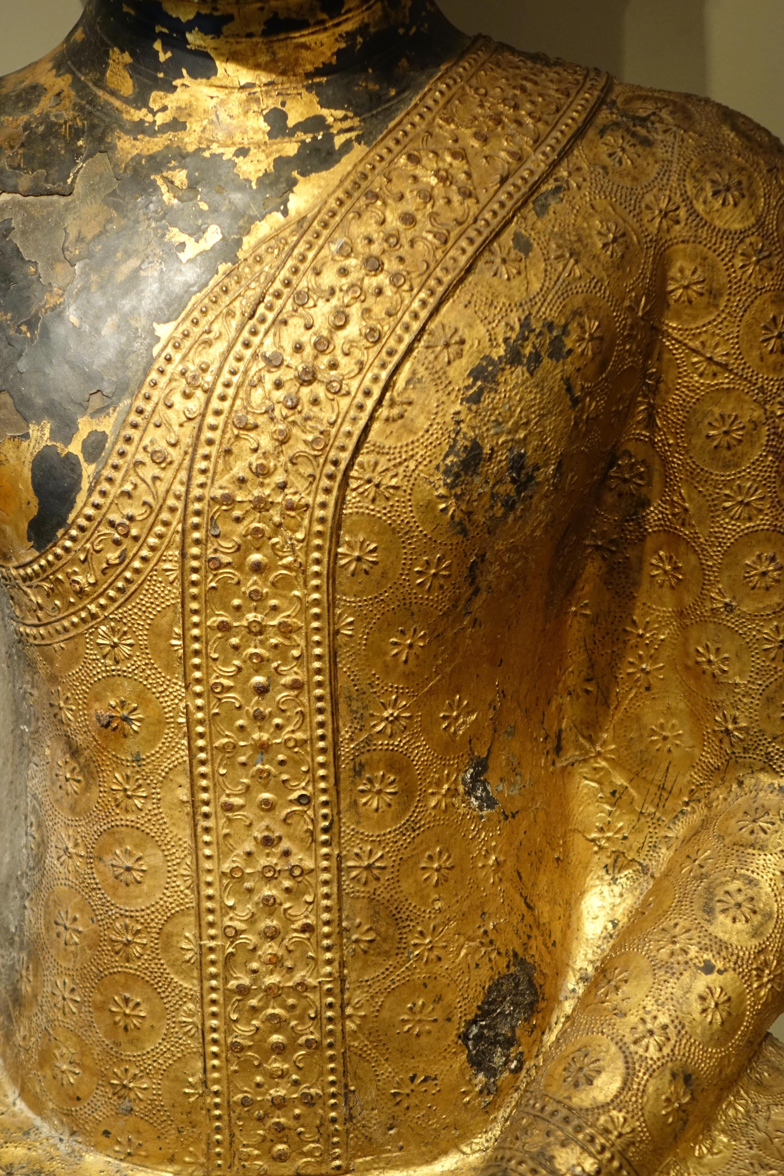 Lacquered  Large Buddha in Bronze, Lacquer and Gold Leaf, Rattanakosin 1850 For Sale