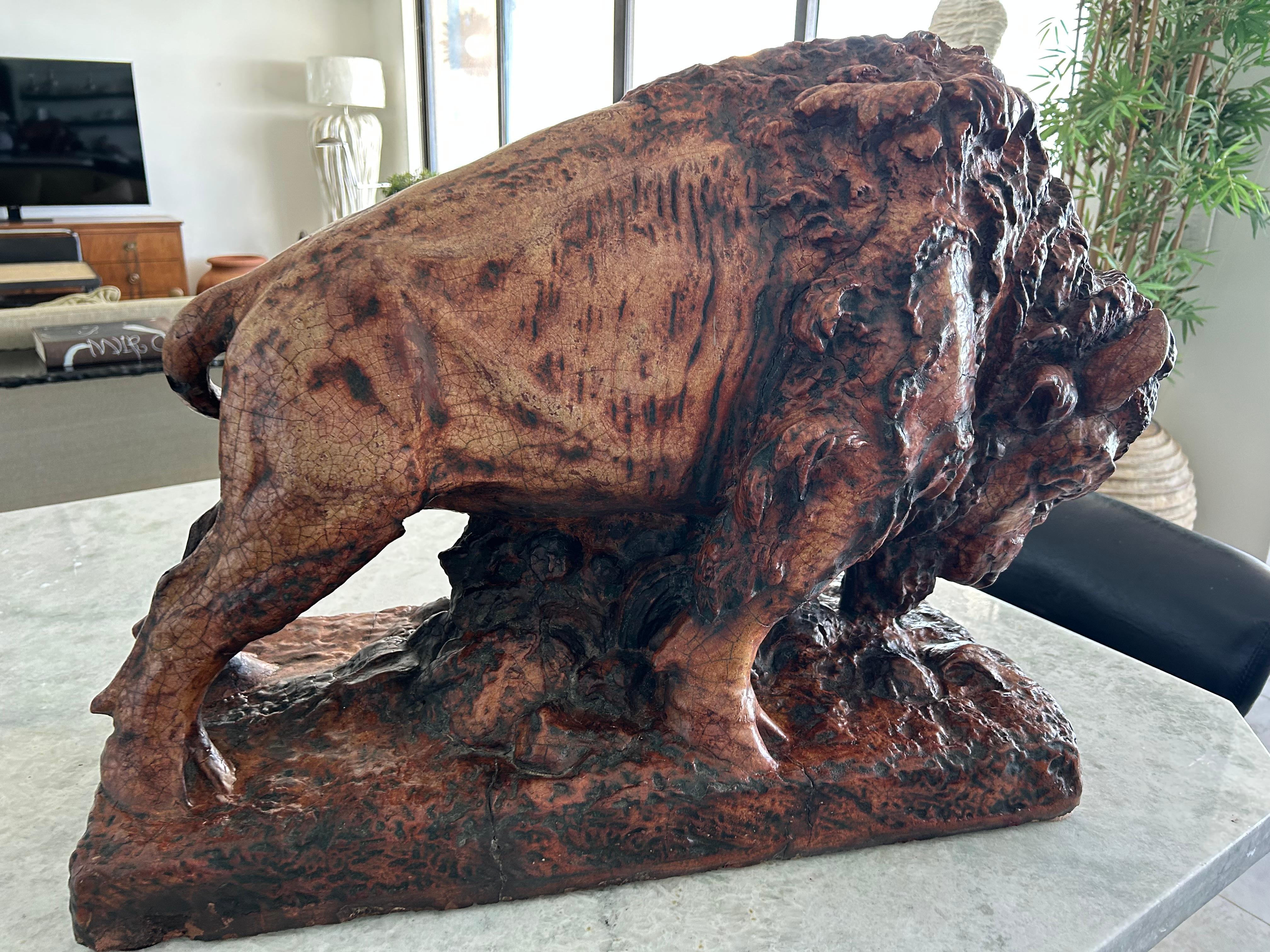 Grande sculpture de buffle en vente 5