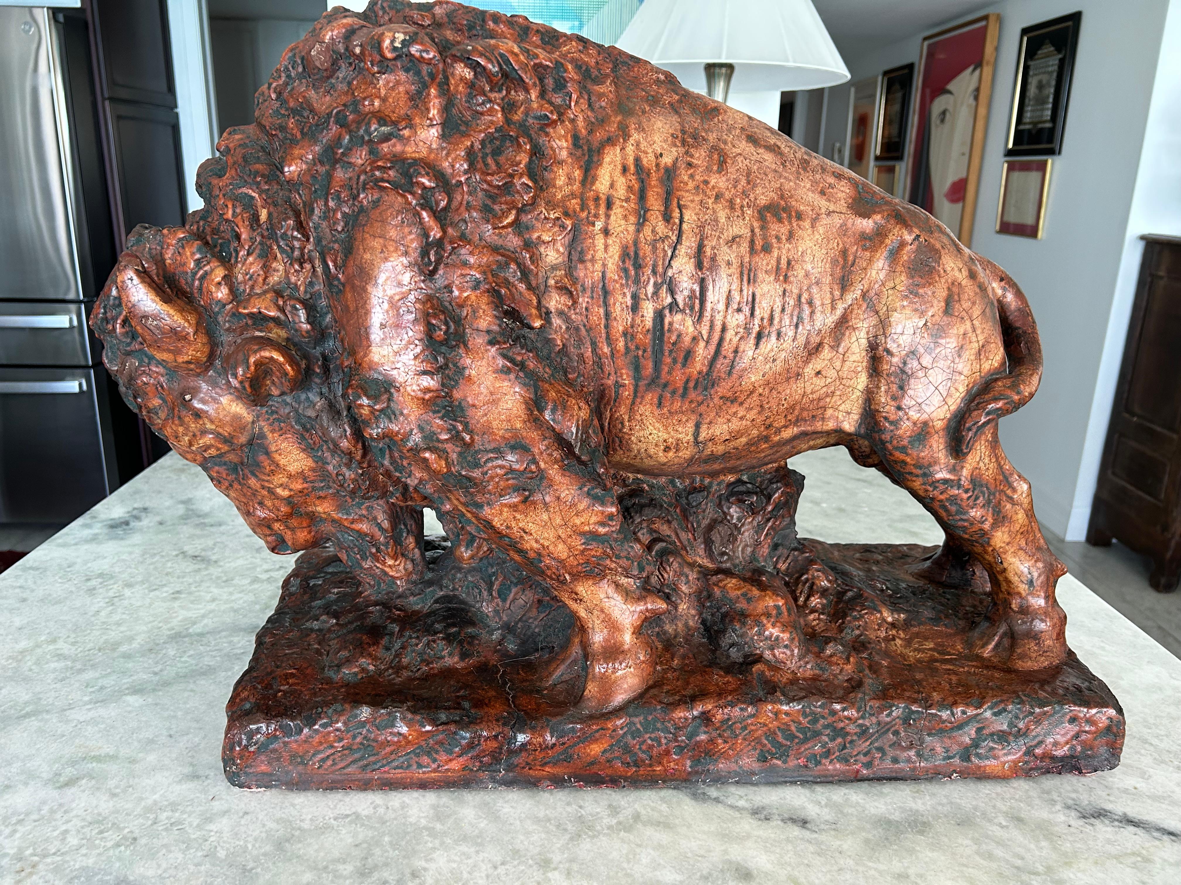 Grande sculpture de buffle en vente 9