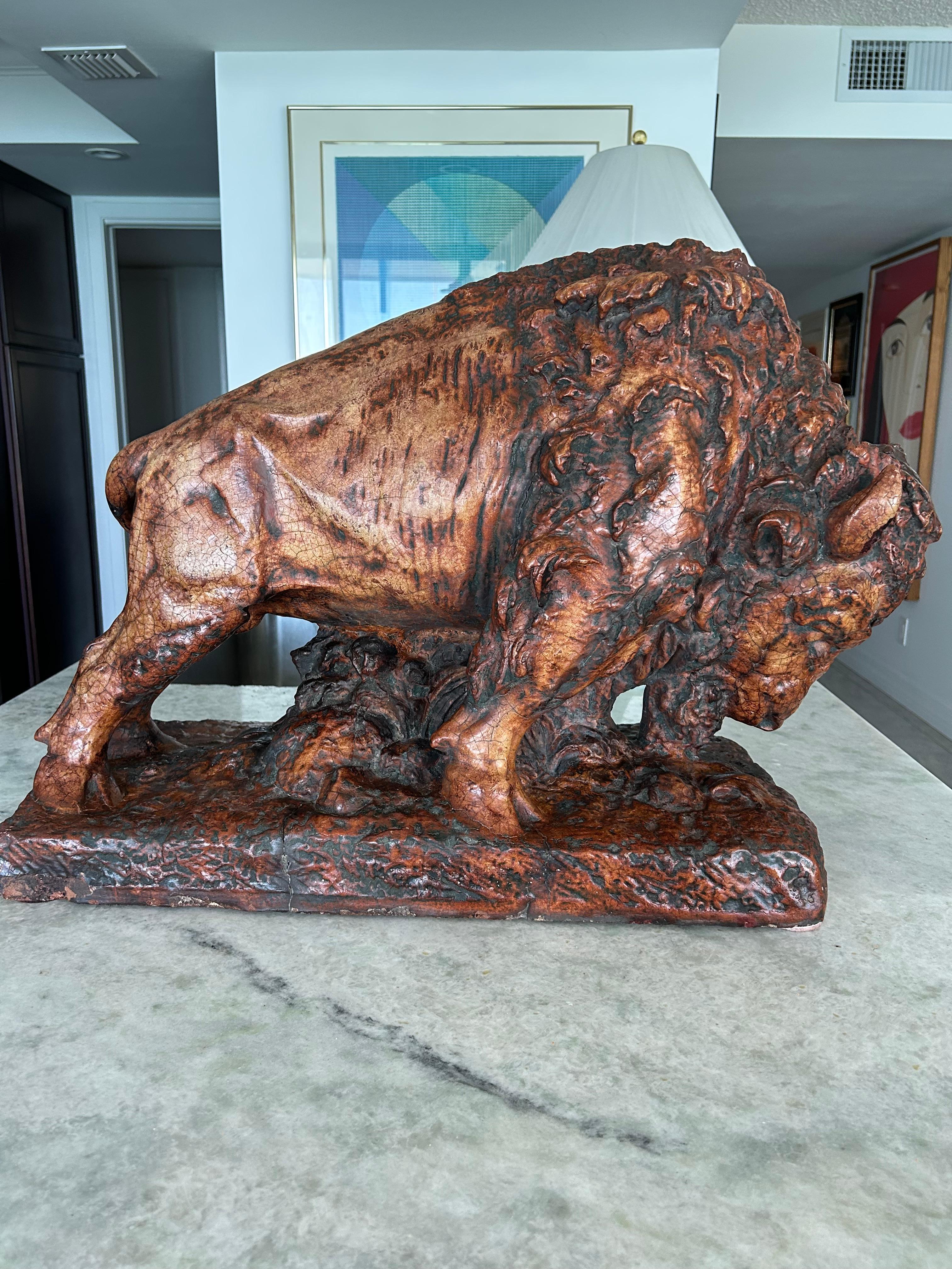 Grande sculpture de buffle en vente 12