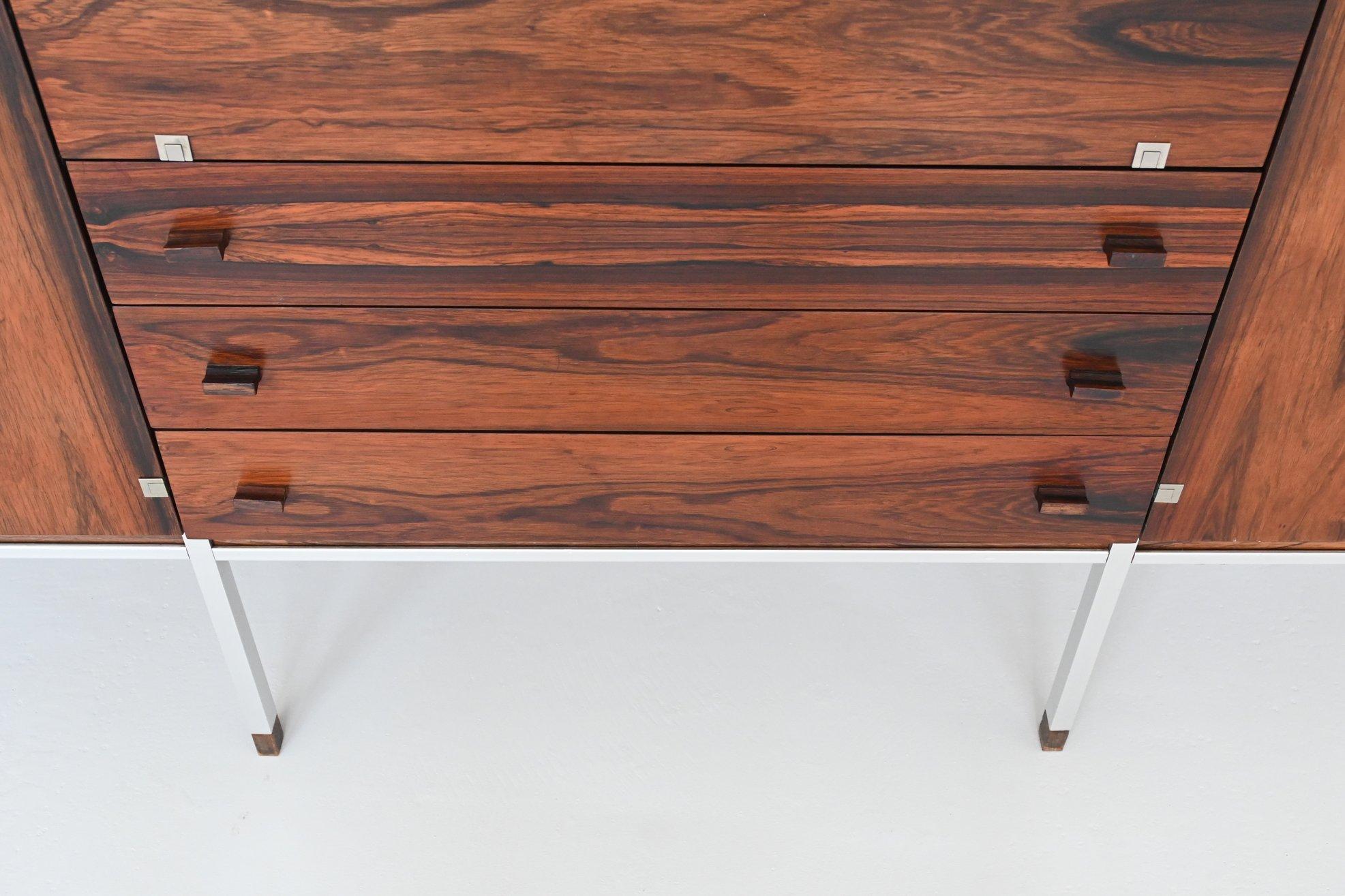 Grand buffet en bois de rose et chrome Belgique 1960 en vente 3