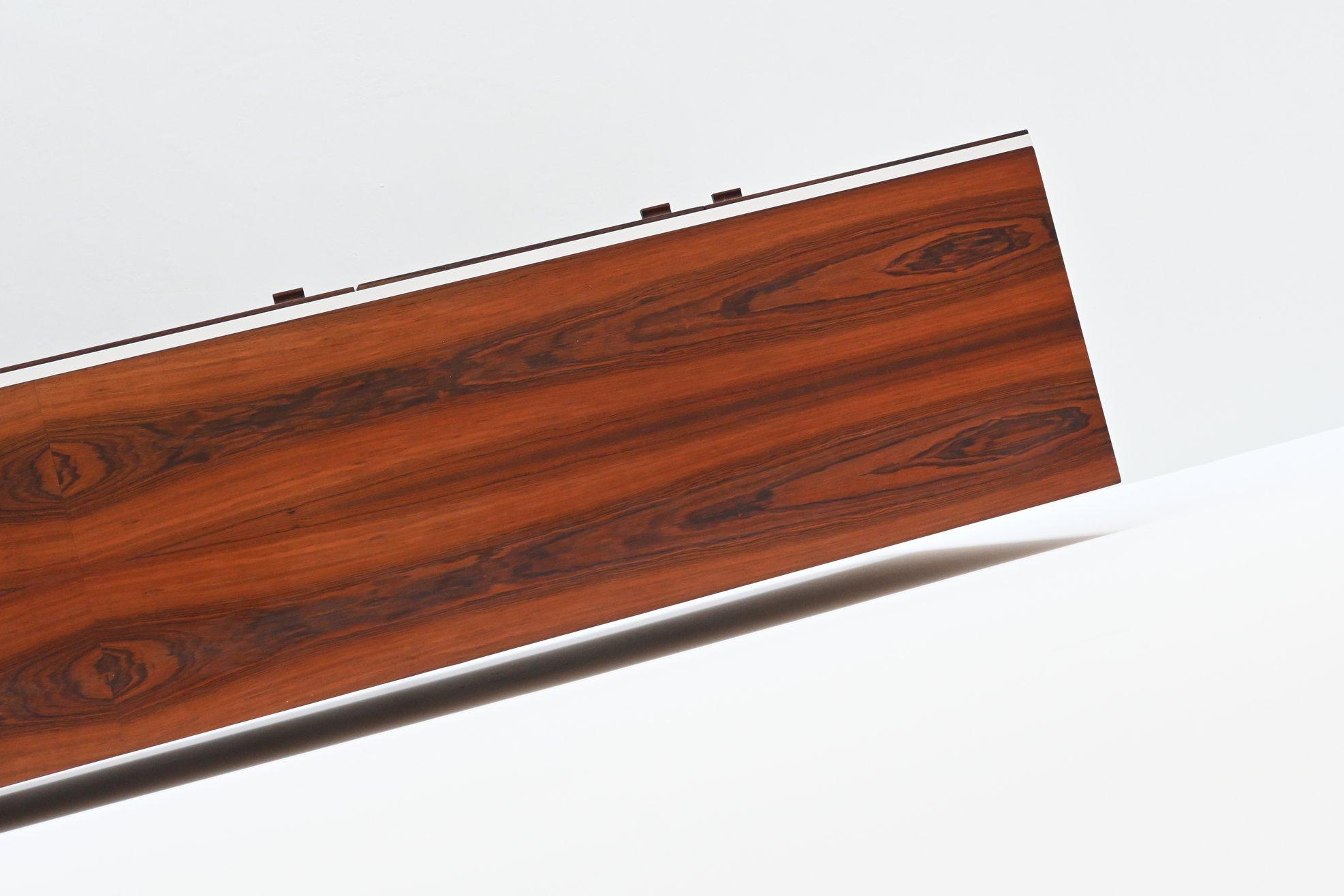 Grand buffet en bois de rose et chrome Belgique 1960 en vente 13
