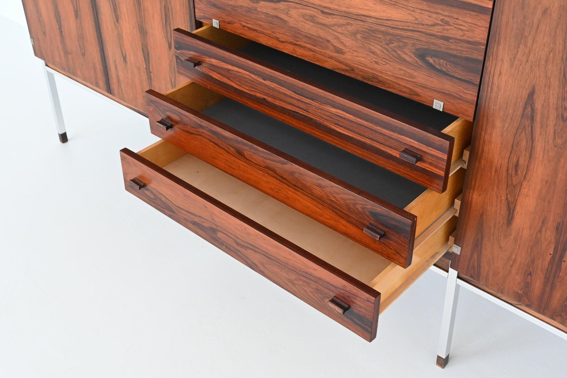 Métal Grand buffet en bois de rose et chrome Belgique 1960 en vente