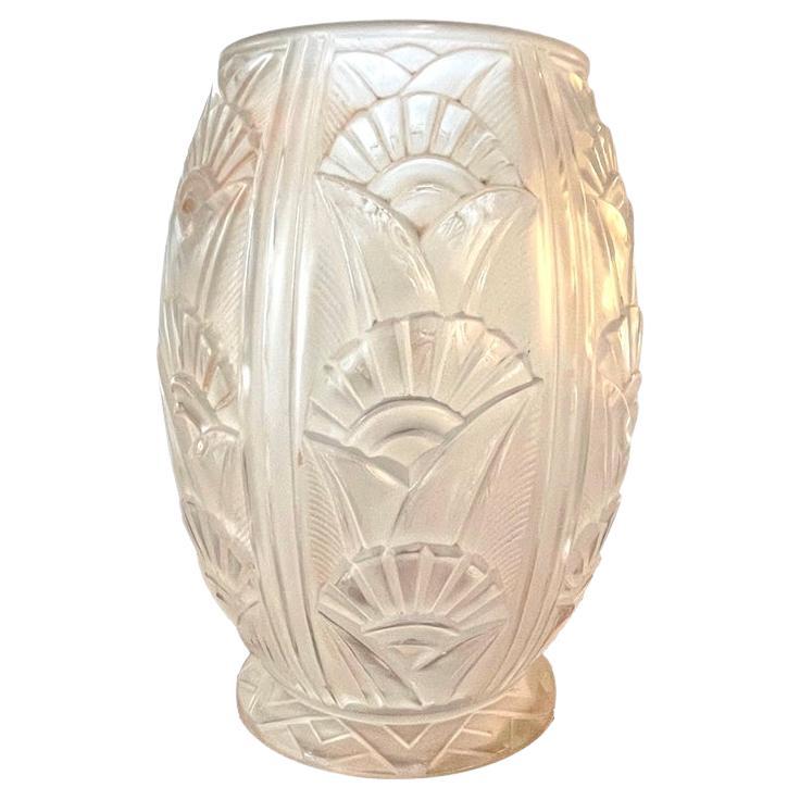Grand vase bulbeux en verre Art Déco
