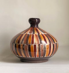 Gran jarrón bulboso de cerámica italiana pintado a mano por Christina Fortini