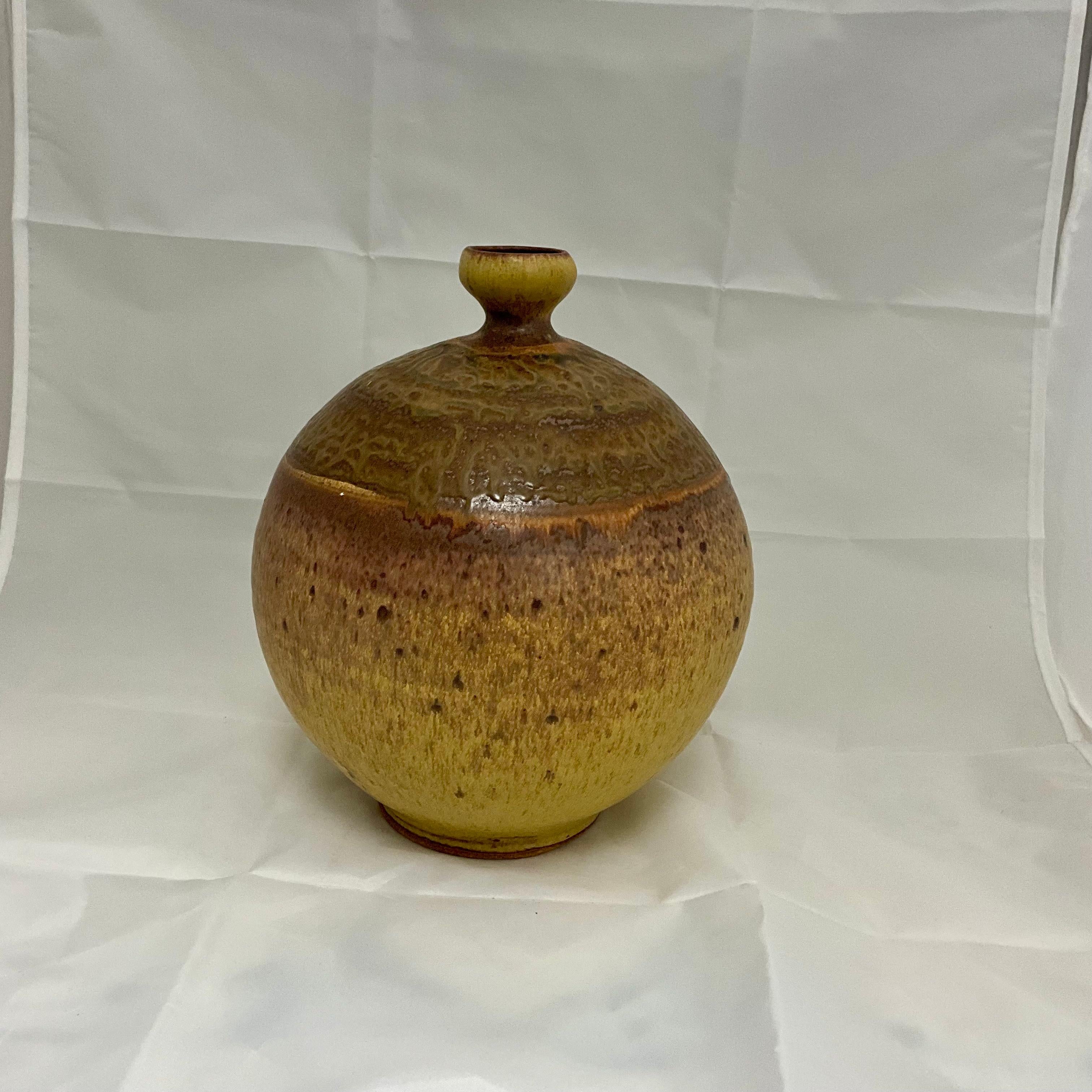 Large Studio Pottery vase Vessel Signed  In Good Condition For Sale In West Palm Beach, US