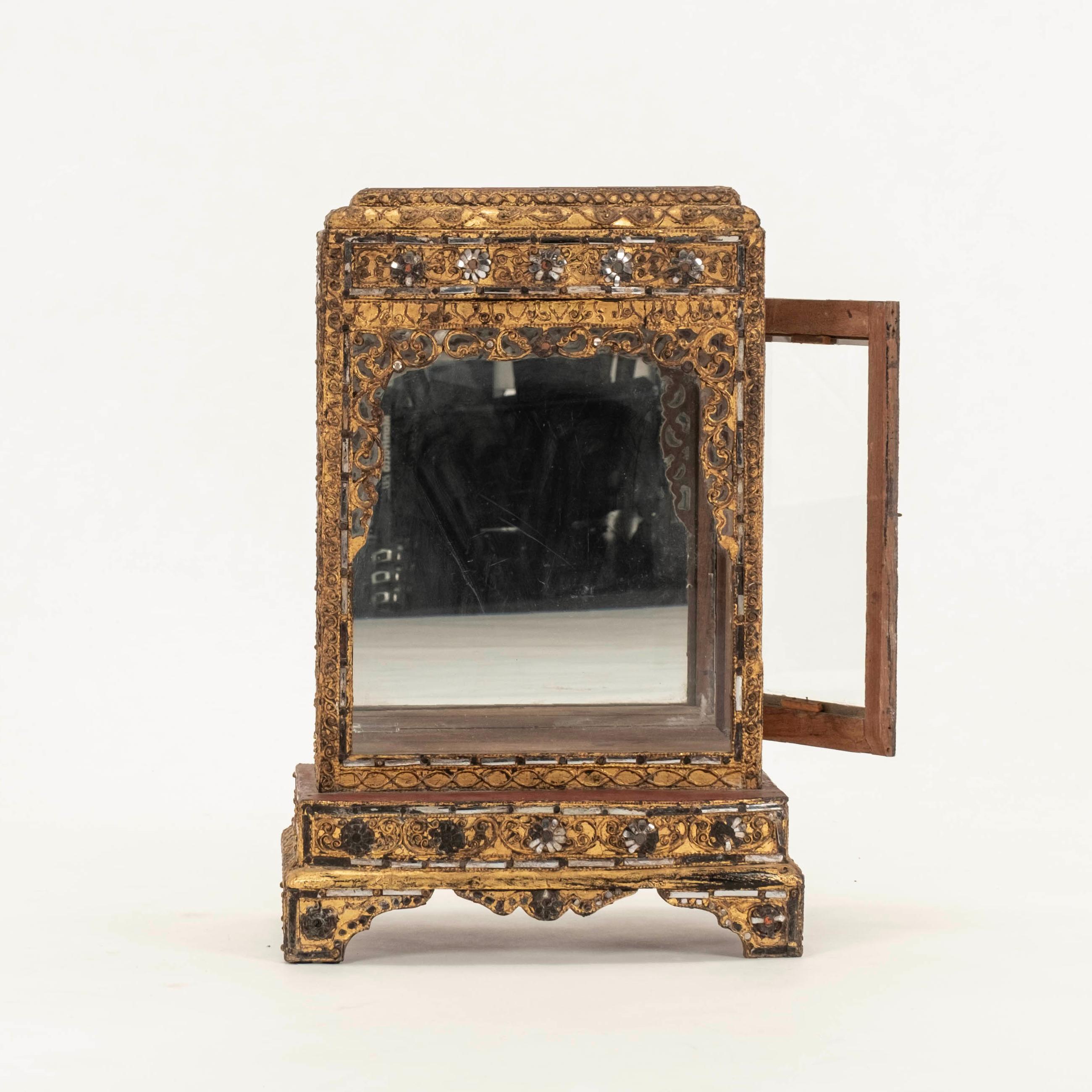 Großer birmanischer Buddha-Schrein II (Birmanisch) im Angebot